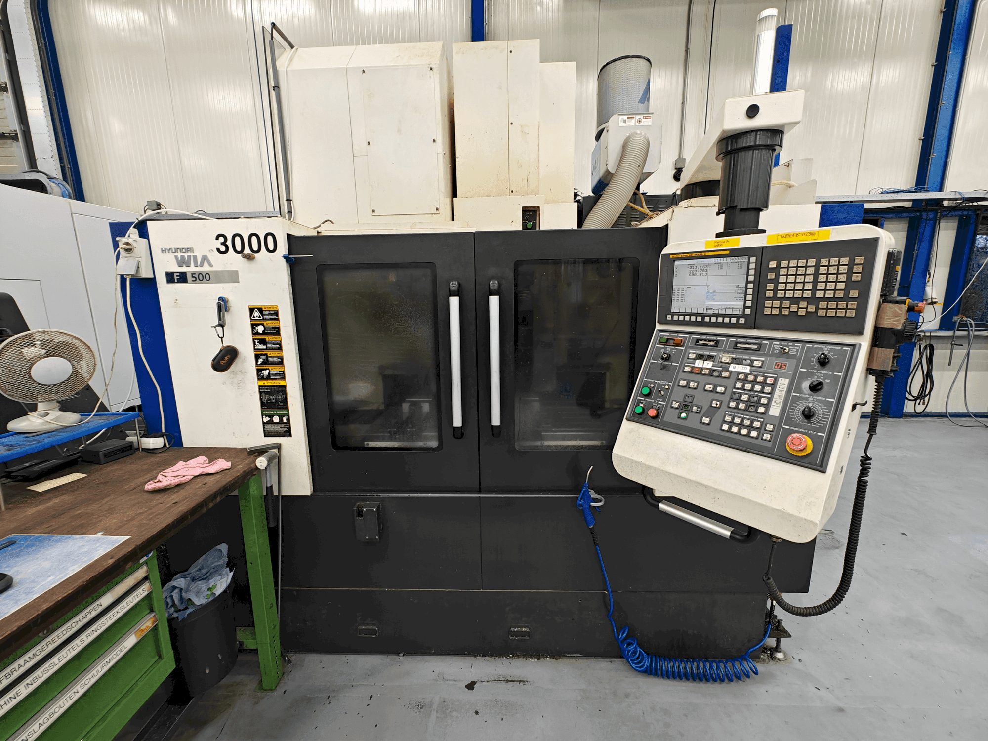 Widok z przodu maszyny Hyundai Wia F500