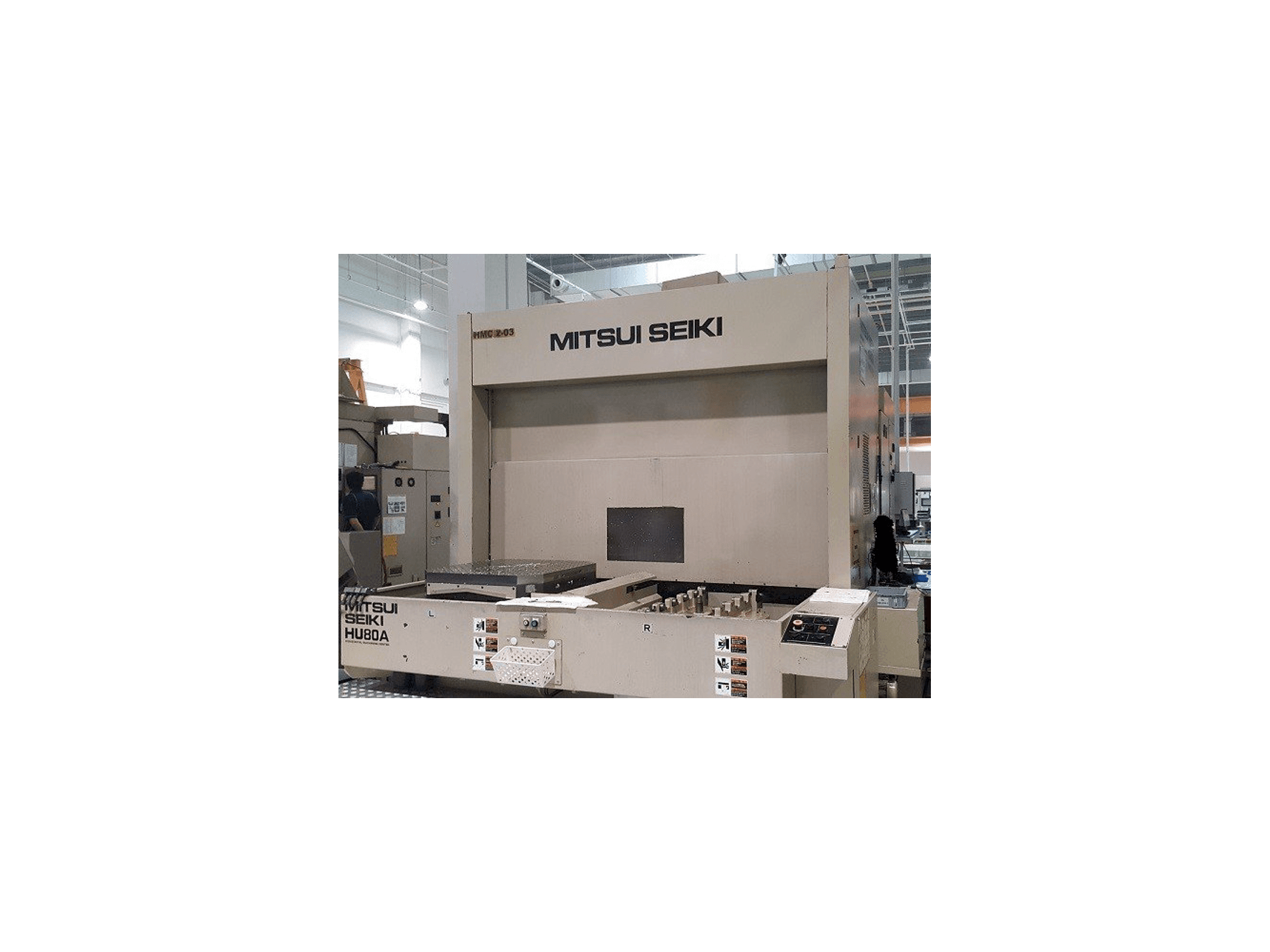 Widok z przodu maszyny Mitsui Seiki HU80A