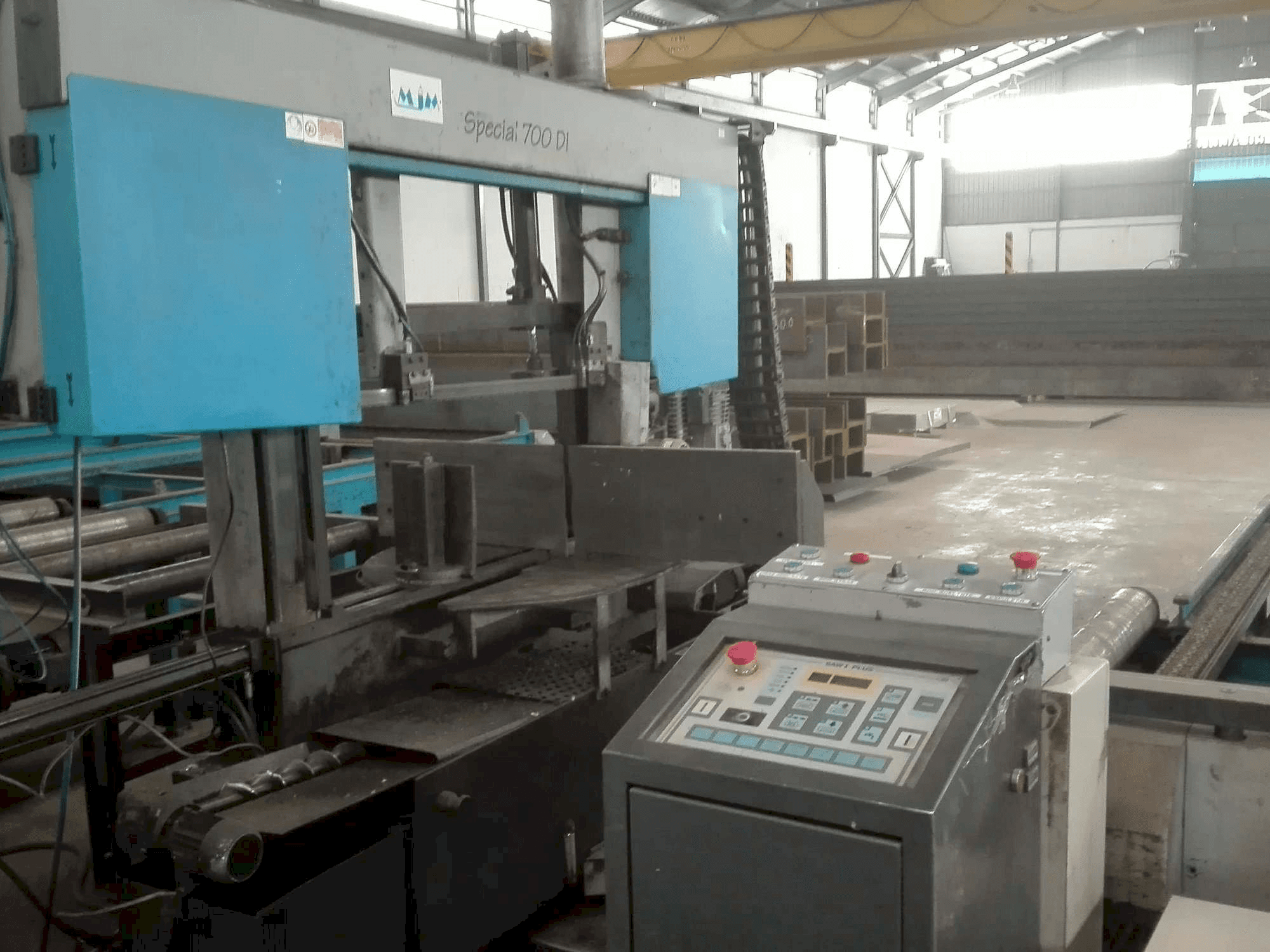 Widok z przodu maszyny Macc Special 700 DI