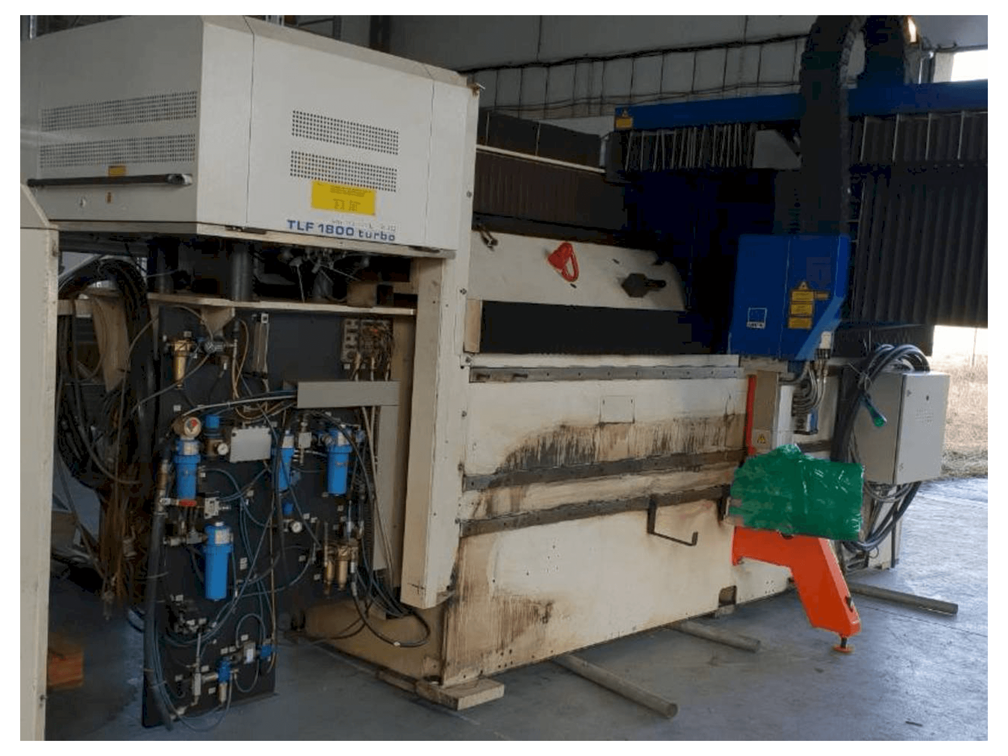Widok z przodu maszyny Trumpf Lasercell TLC 1005