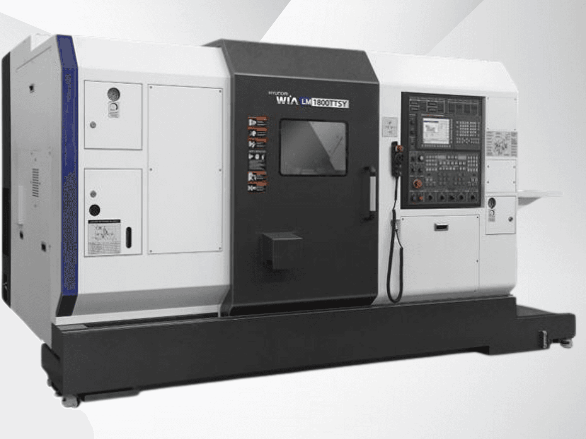 Tokarka CNC Hyundai LM1800TTSY, widok z przodu, posiada panel sterowania, czarno-białą obudowę i przyciski operacyjne.