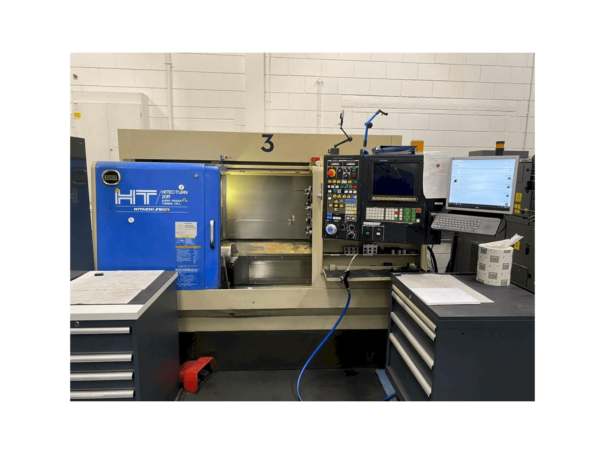 Widok z przodu maszyny HITACHI SEIKI Hi Tech 20R