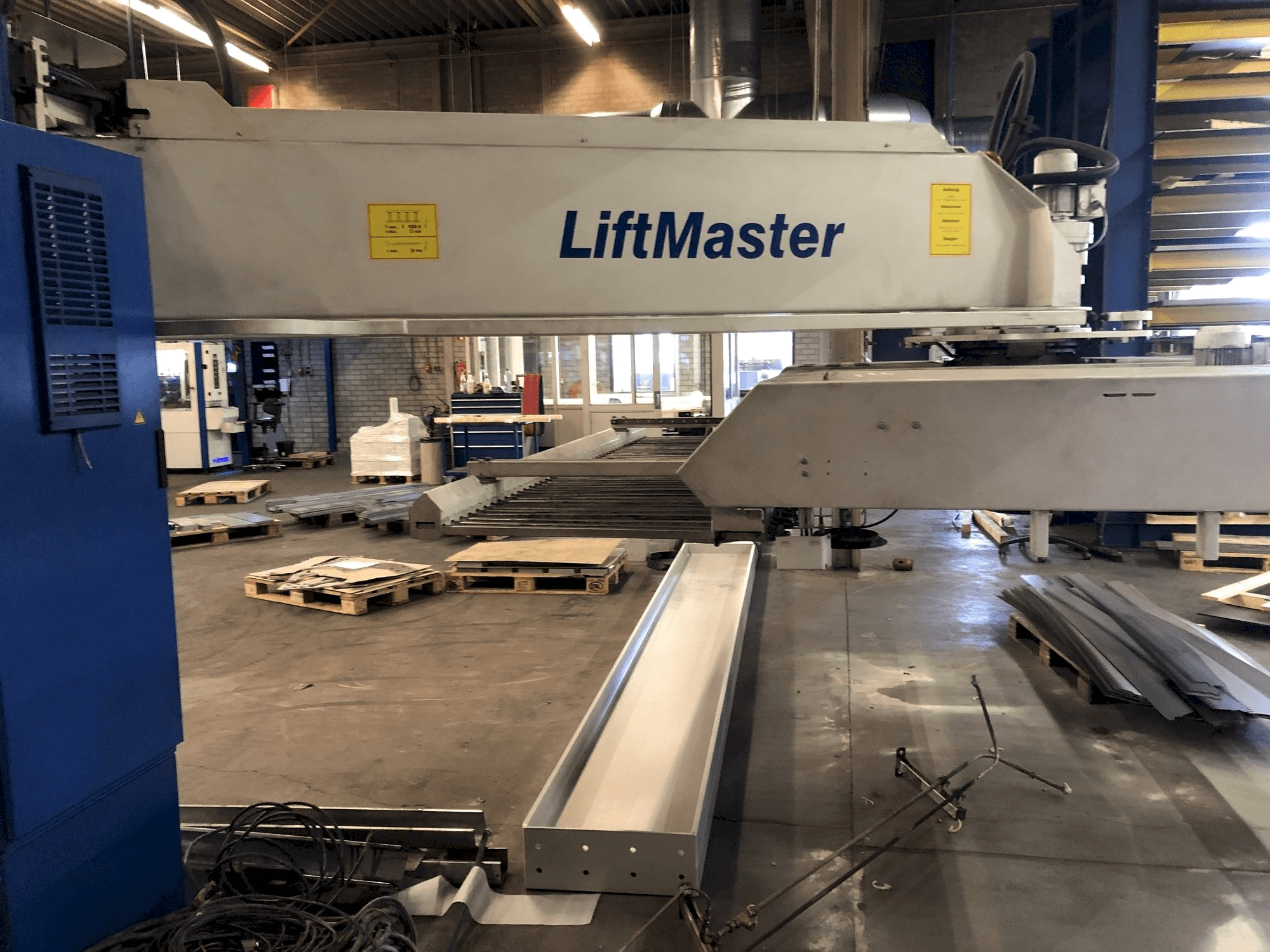 Widok z przodu maszyny Trumpf Liftmaster