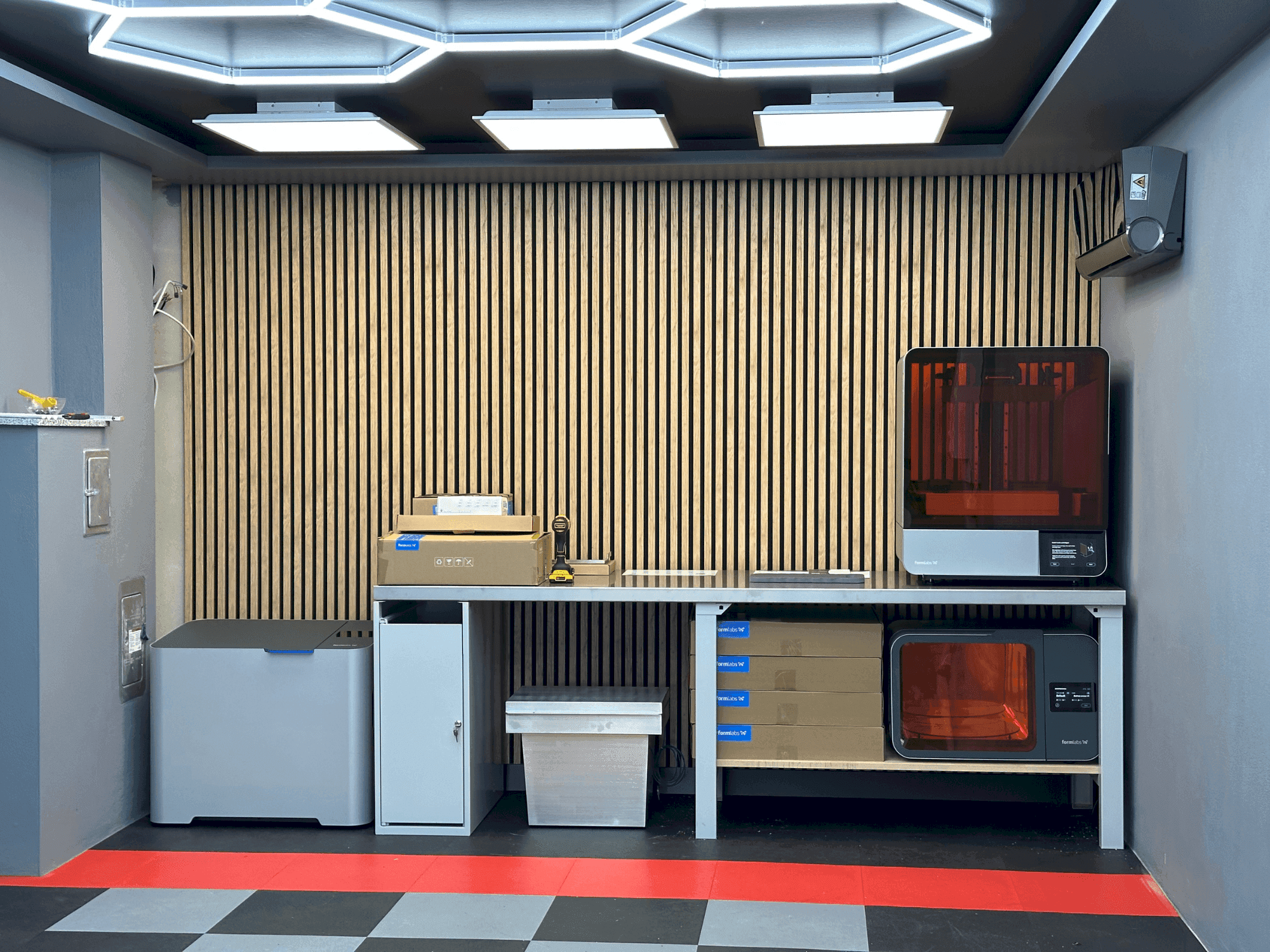 Widok z przodu maszyny FORMLABS 4L