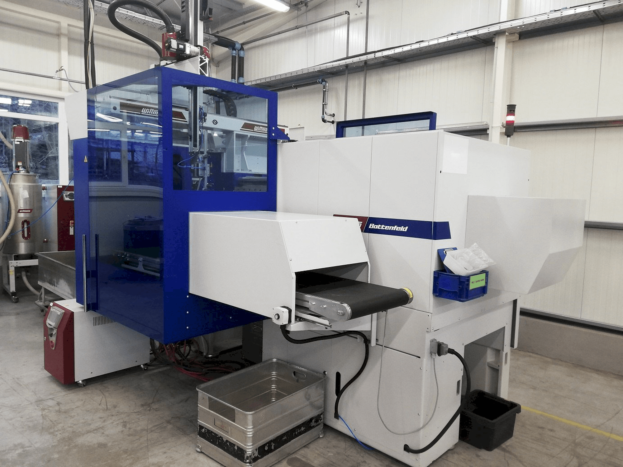 Widok lewej strony maszyny Battenfeld Smart Power 240/1330