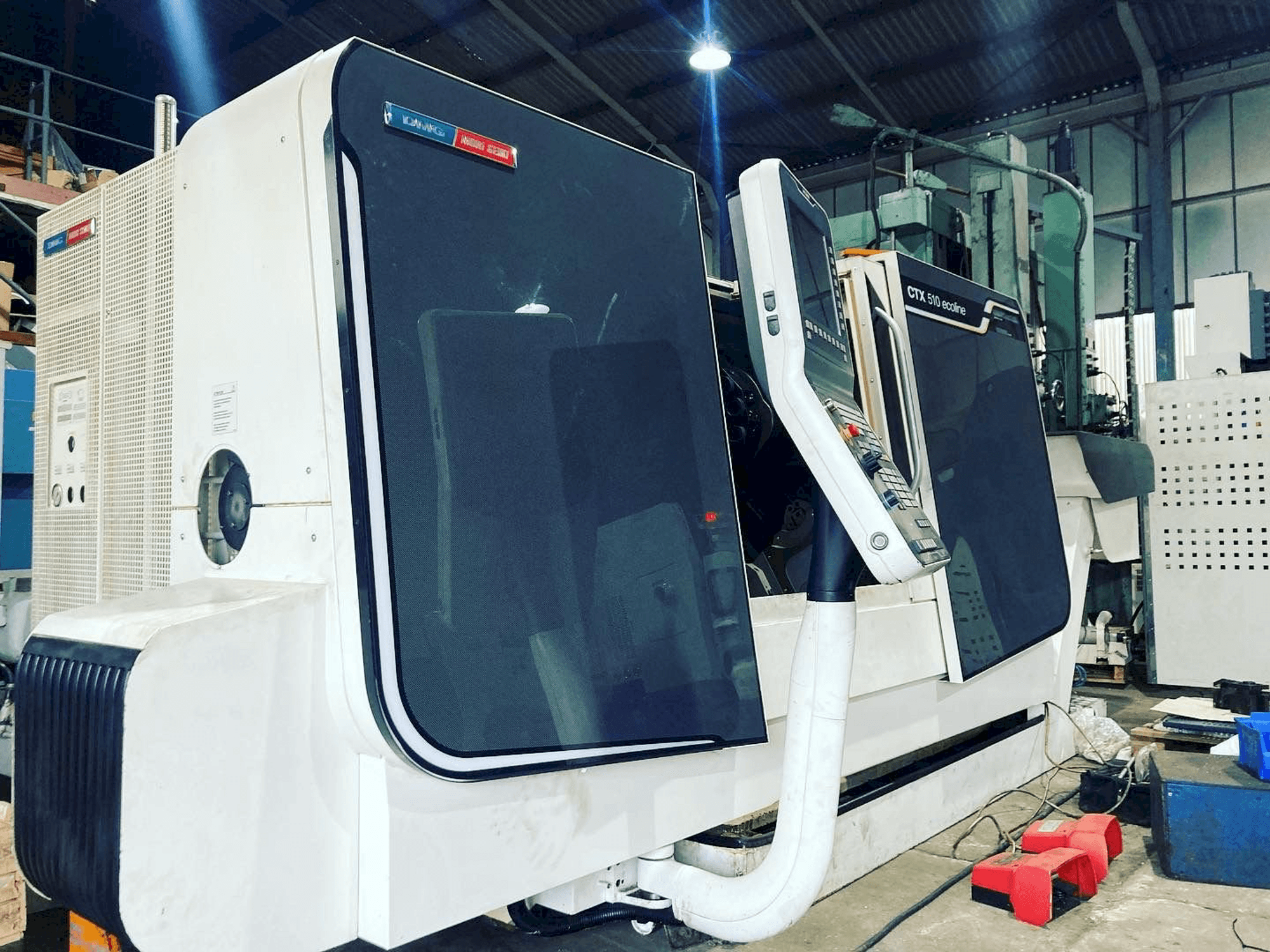 Widok lewej strony maszyny DMG Mori Seiki CTX 510 ECO
