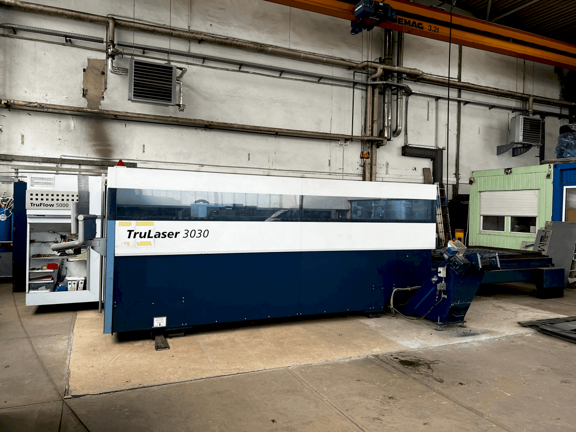 Widok z przodu maszyny TRUMPF TruLaser 3030
