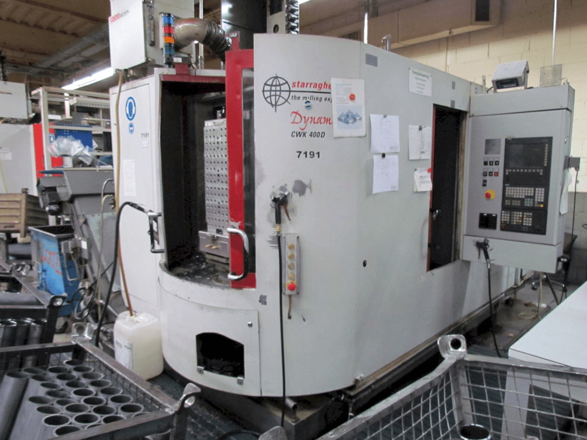 Widok z przodu maszyny Heckert CWK 400 D