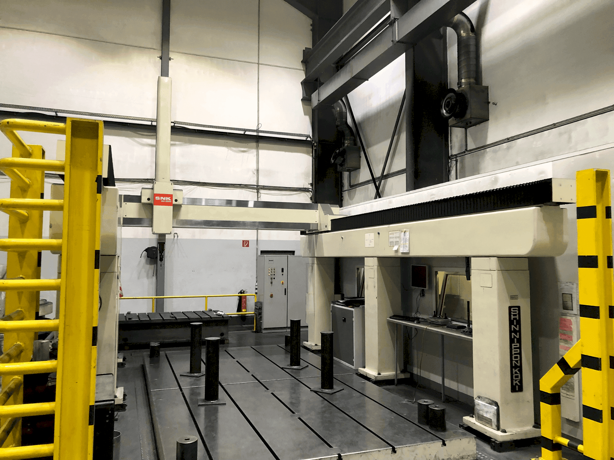 Widok z przodu maszyny SHIN NIPPON KOKI MM 2500-5012