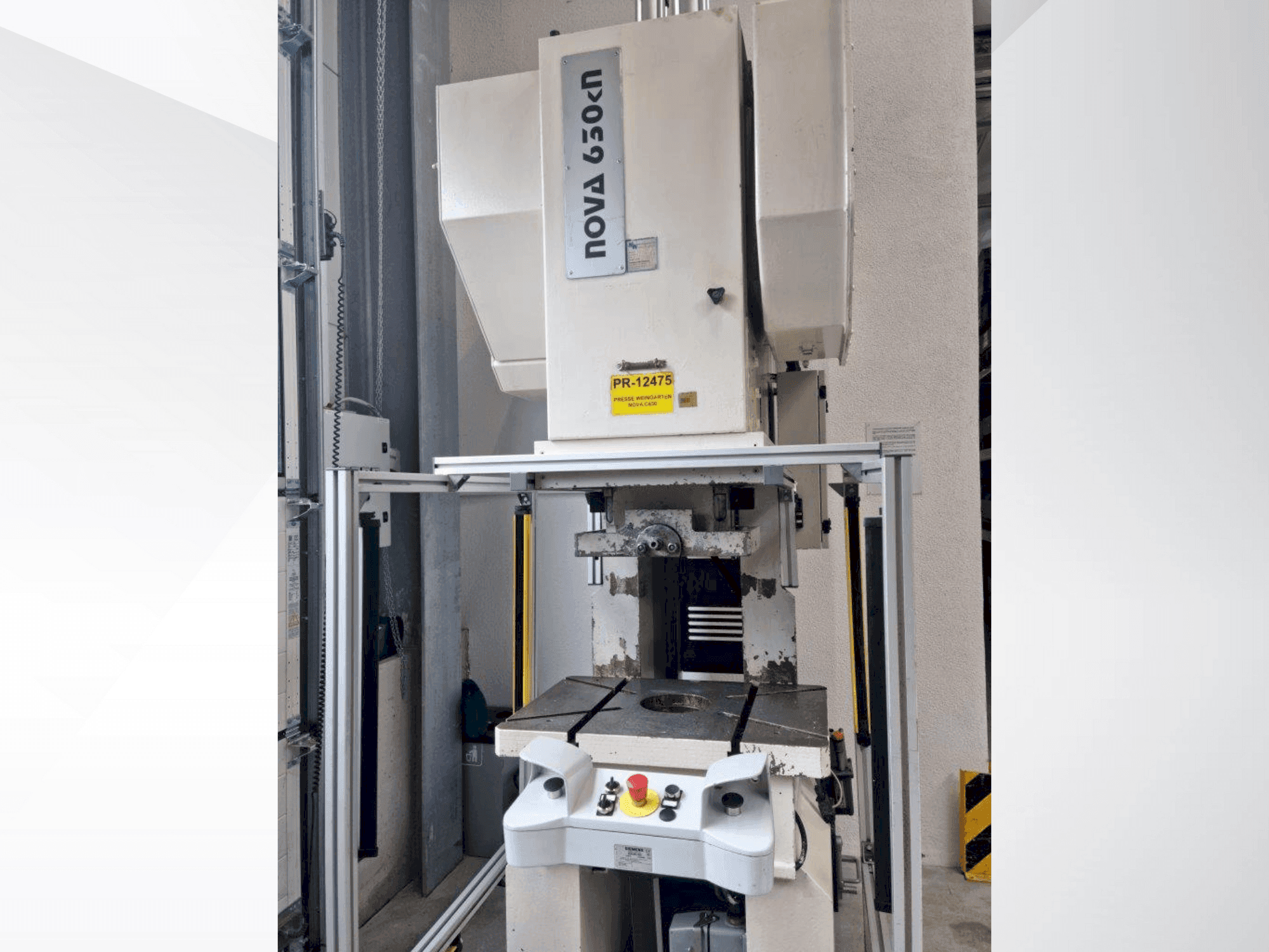 Widok z przodu maszyny BEUTLER Nova C630kN