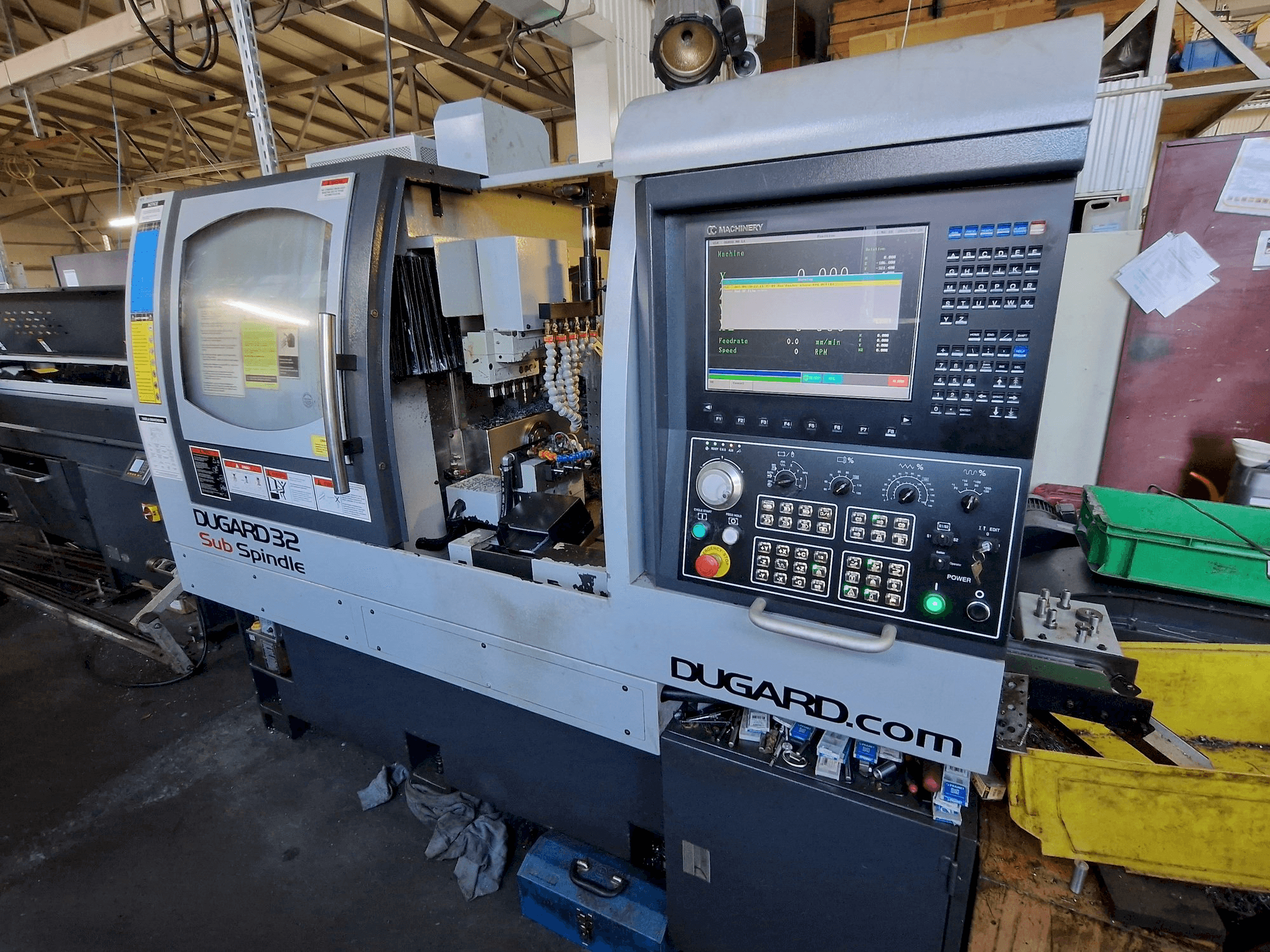 Widok z przodu maszyny Dugard 32 Sub Spindle