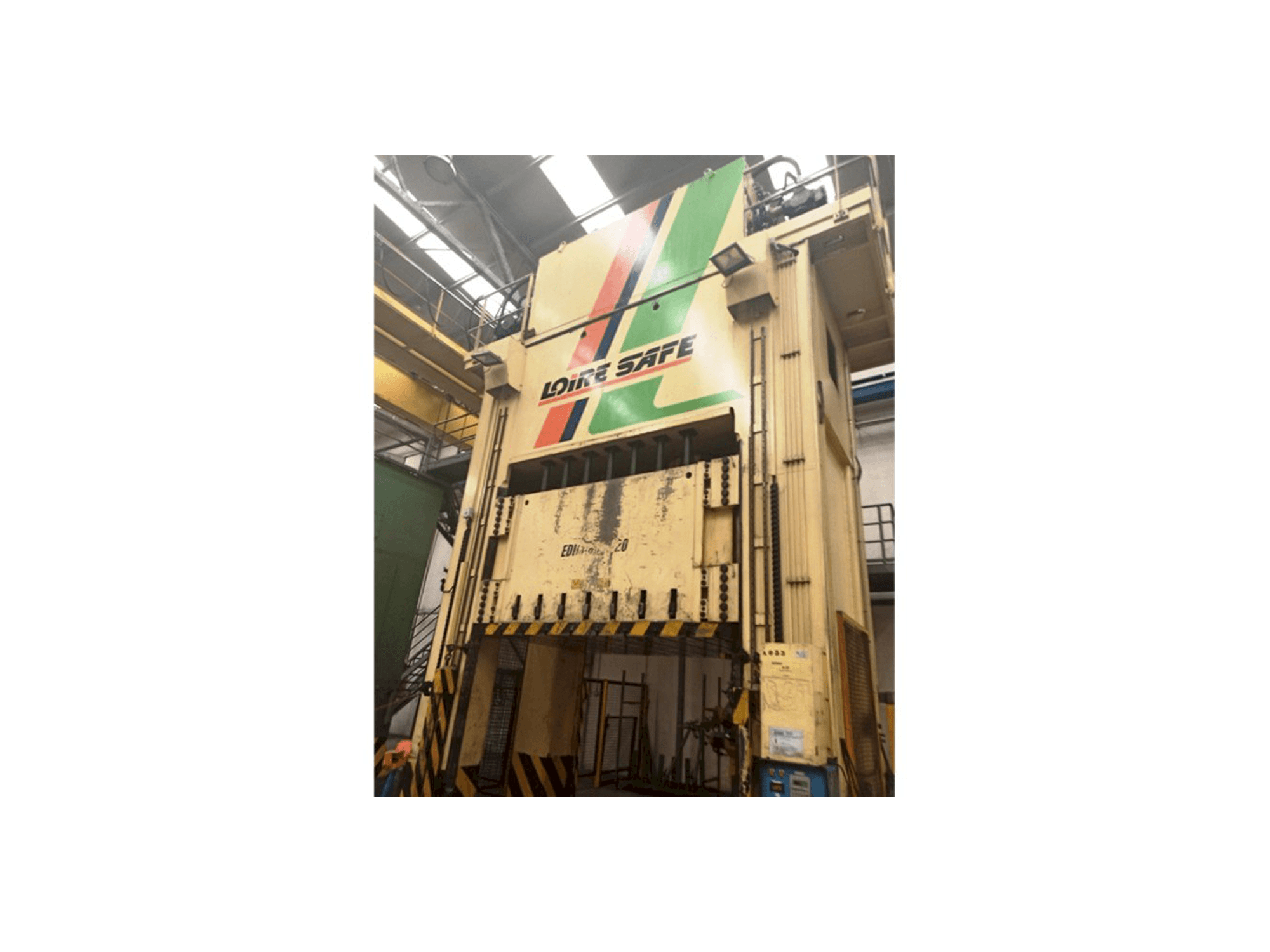 Widok z przodu maszyny LOIRE SAFE Edim 800