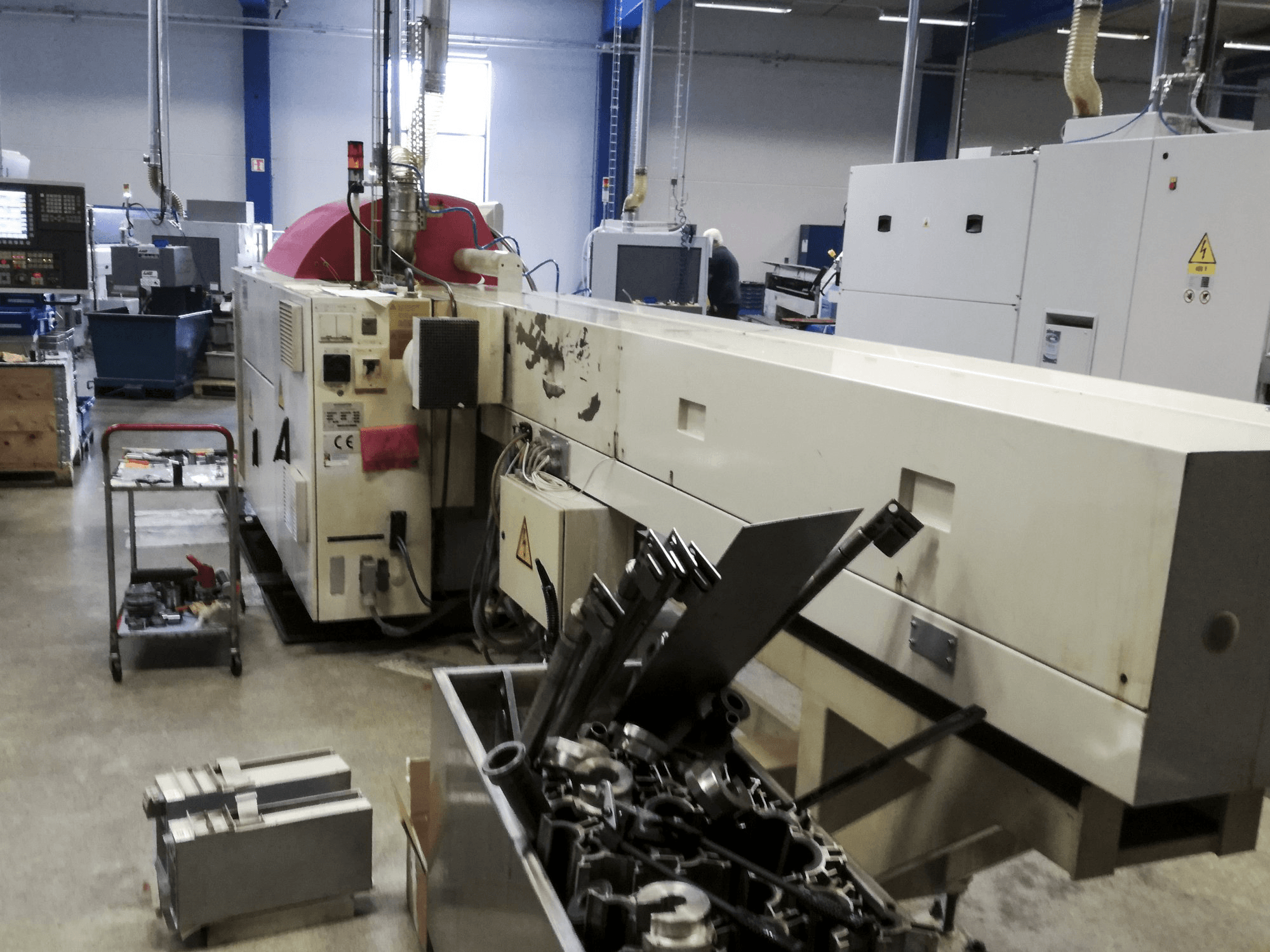 Widok z prawej maszyny Gildemeister MF Sprint 65