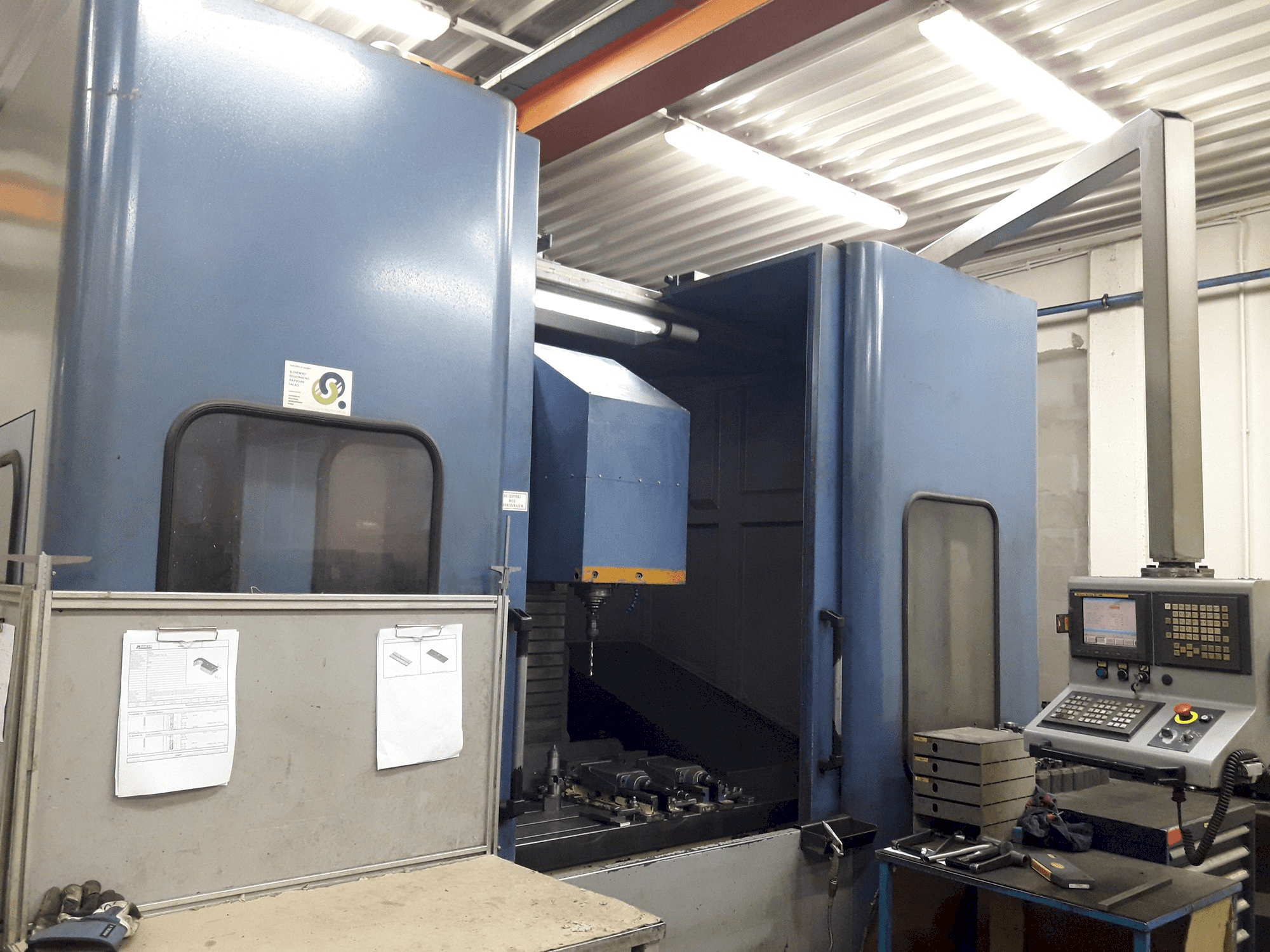 Widok z przodu maszyny Fms Isx12