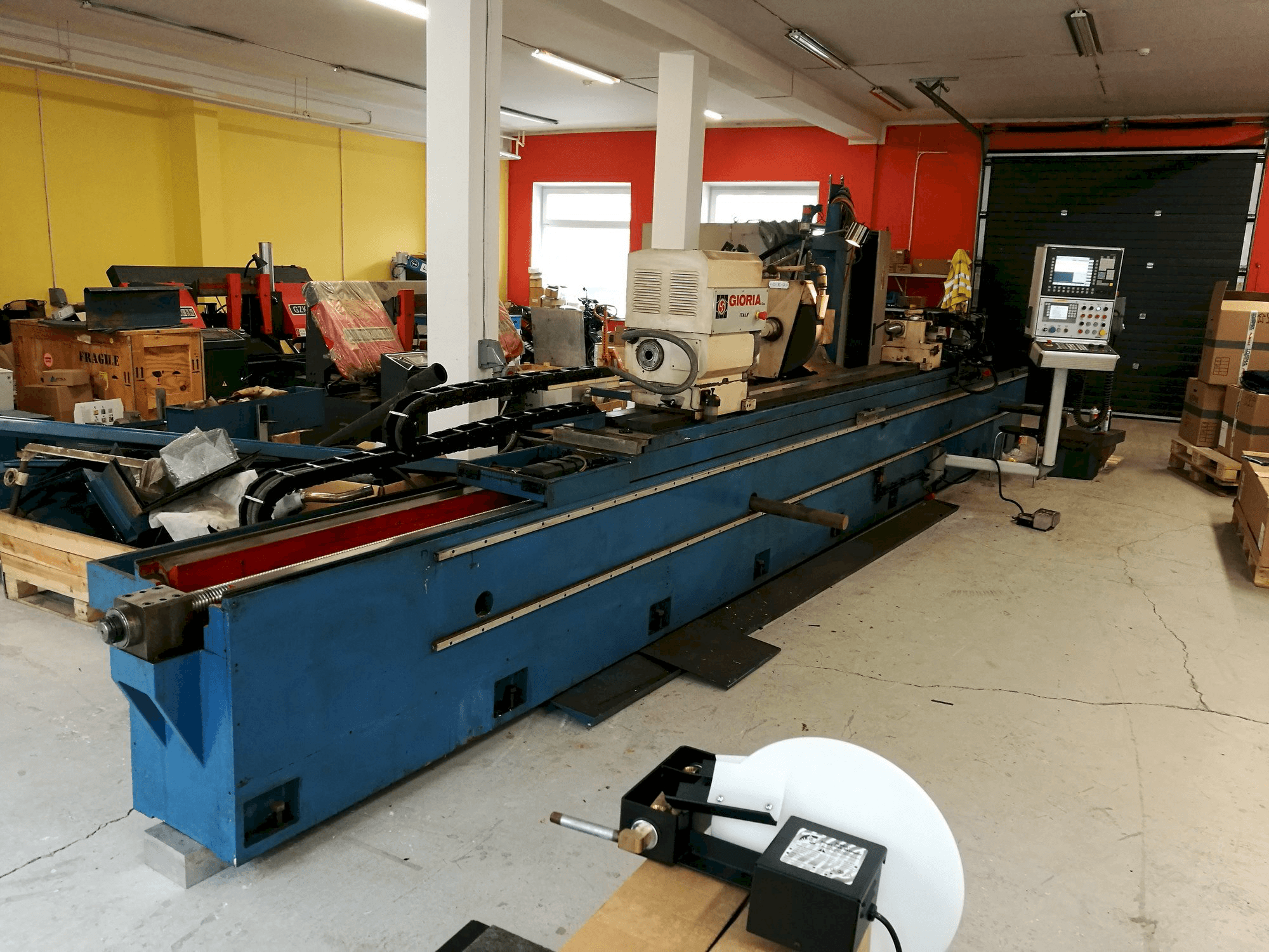 Widok z przodu maszyny Gioria RU / PN 3500 CNC