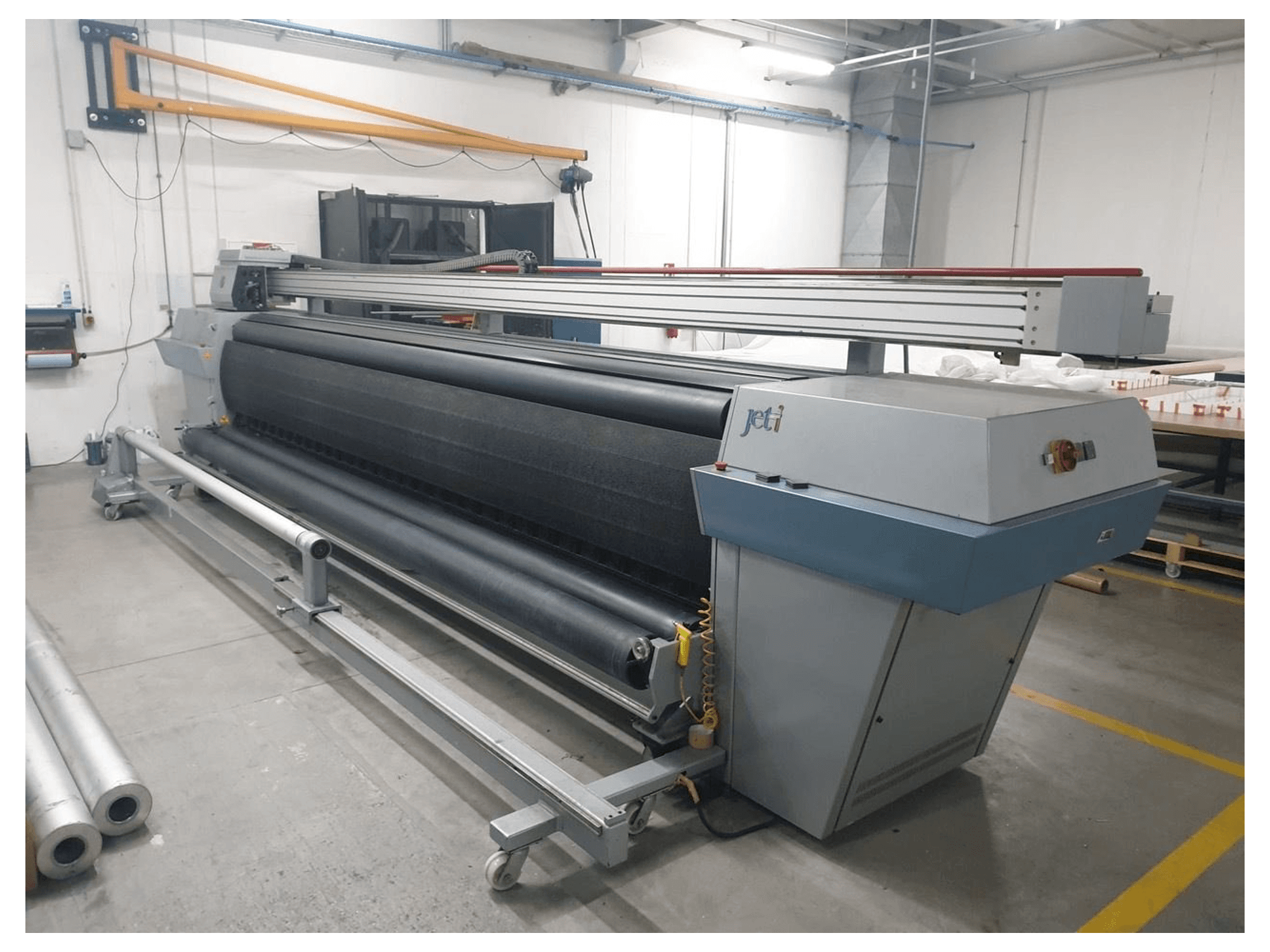 Widok z przodu maszyny JETI 5000