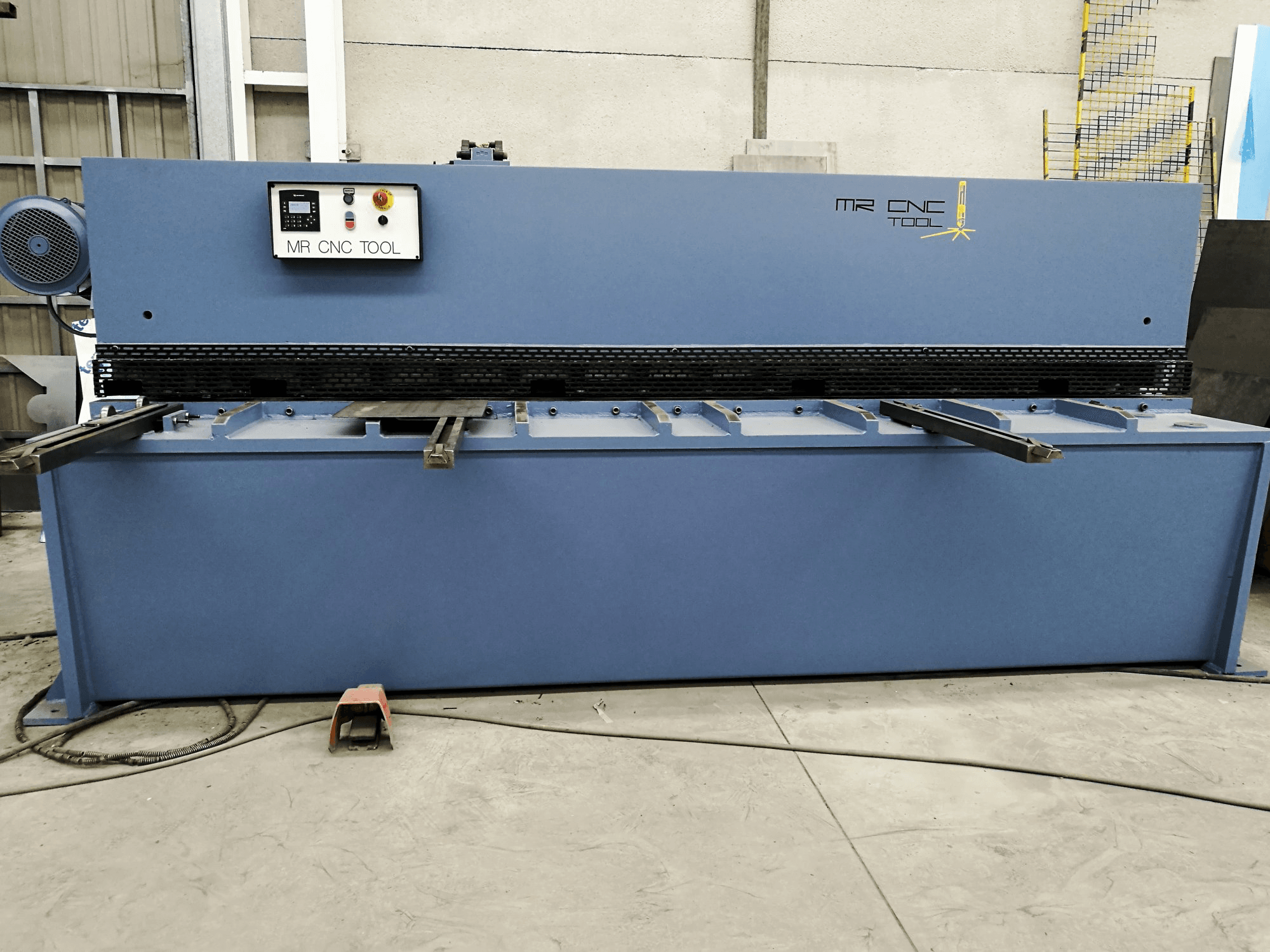 Widok z przodu maszyny Loire Safe CHP-6/31