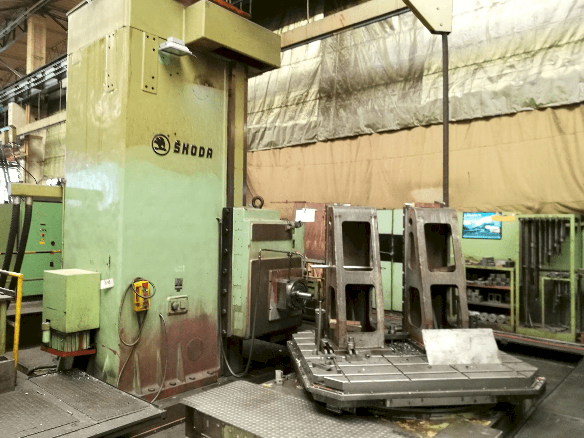 Widok z przodu maszyny SKODA WI 130