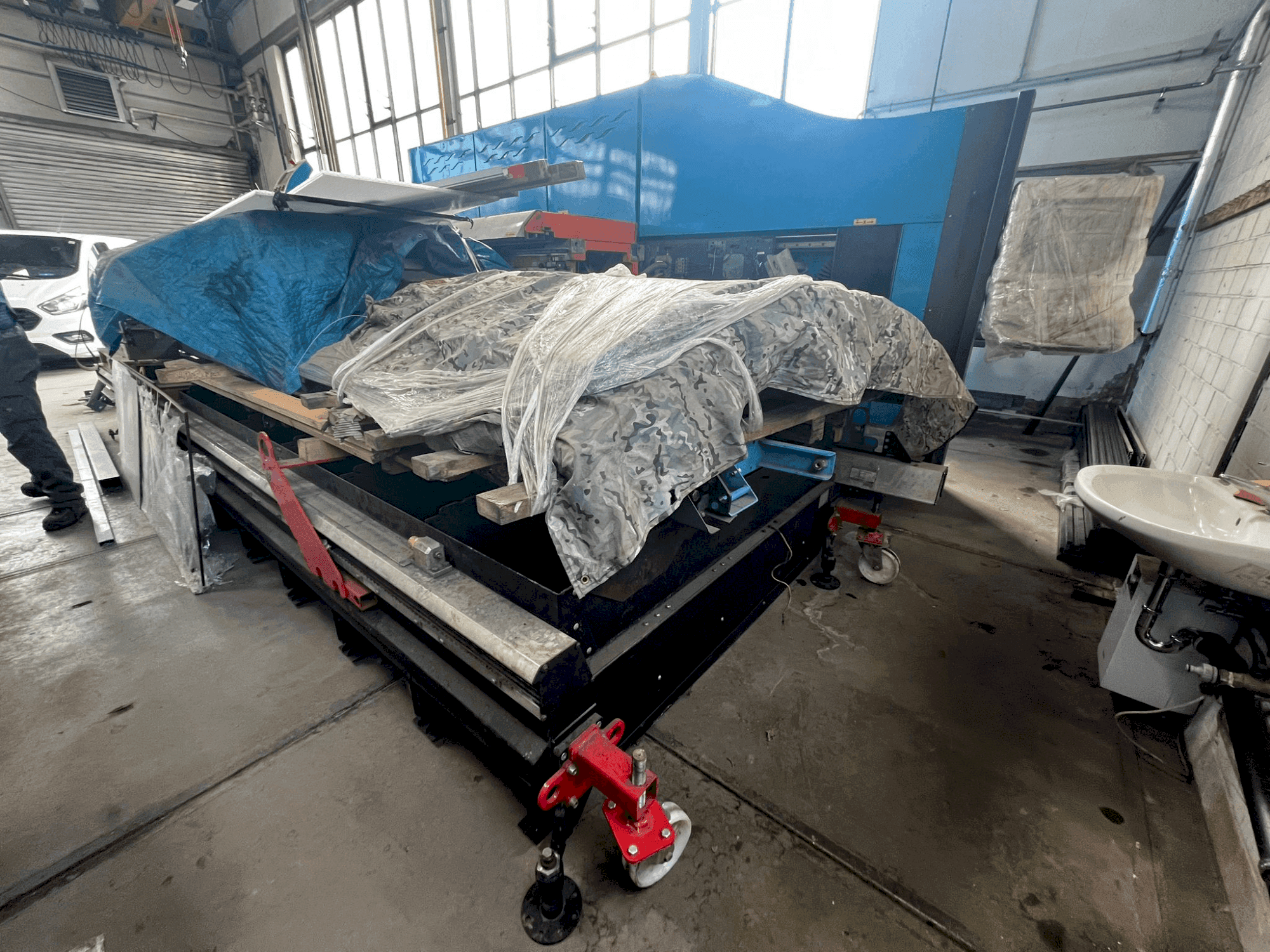 Widok z przodu maszyny Prima Power ZAPHIRO CV5000+CT10
