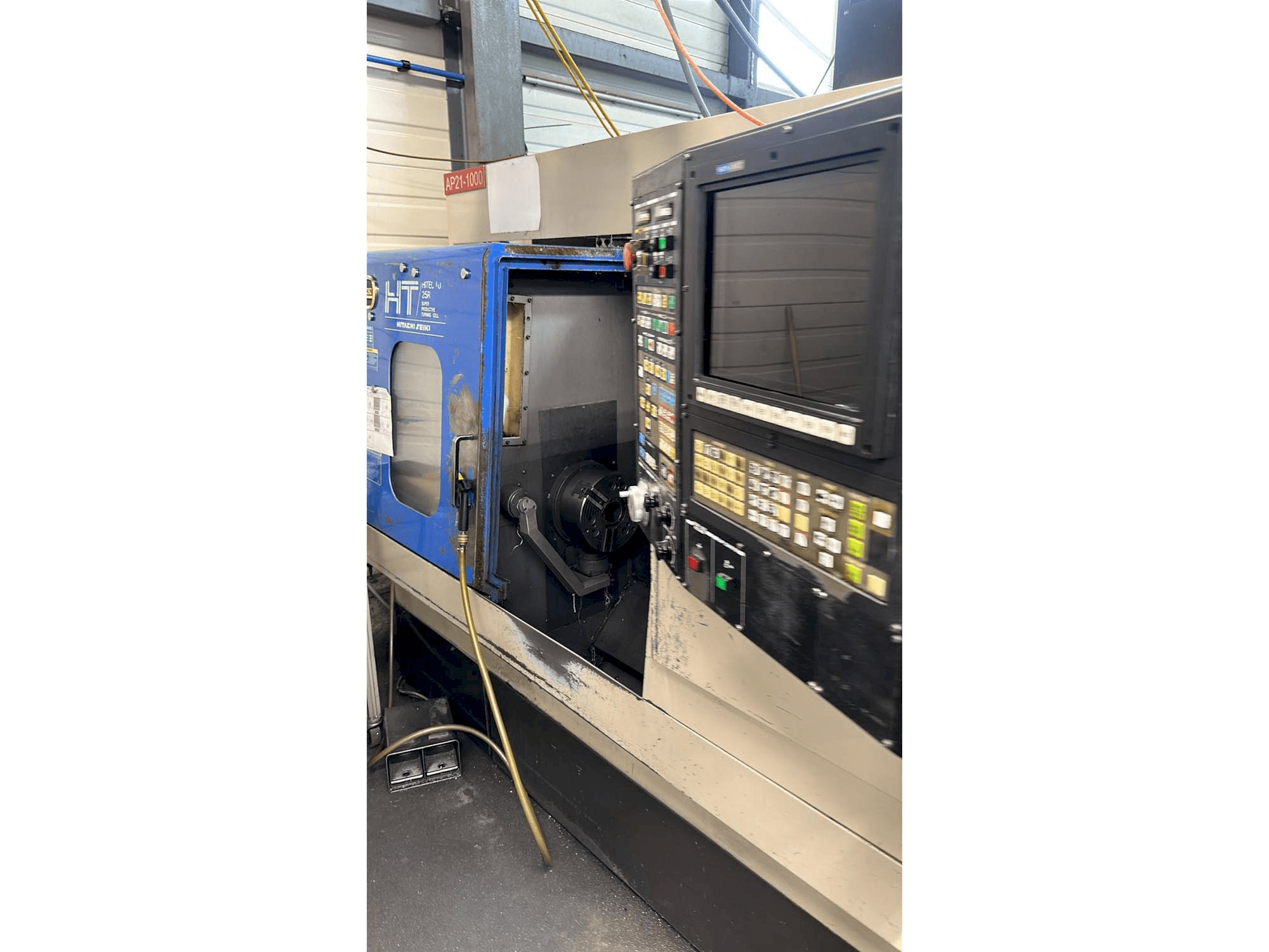 Widok z przodu maszyny HITACHI SEIKI HT25 R