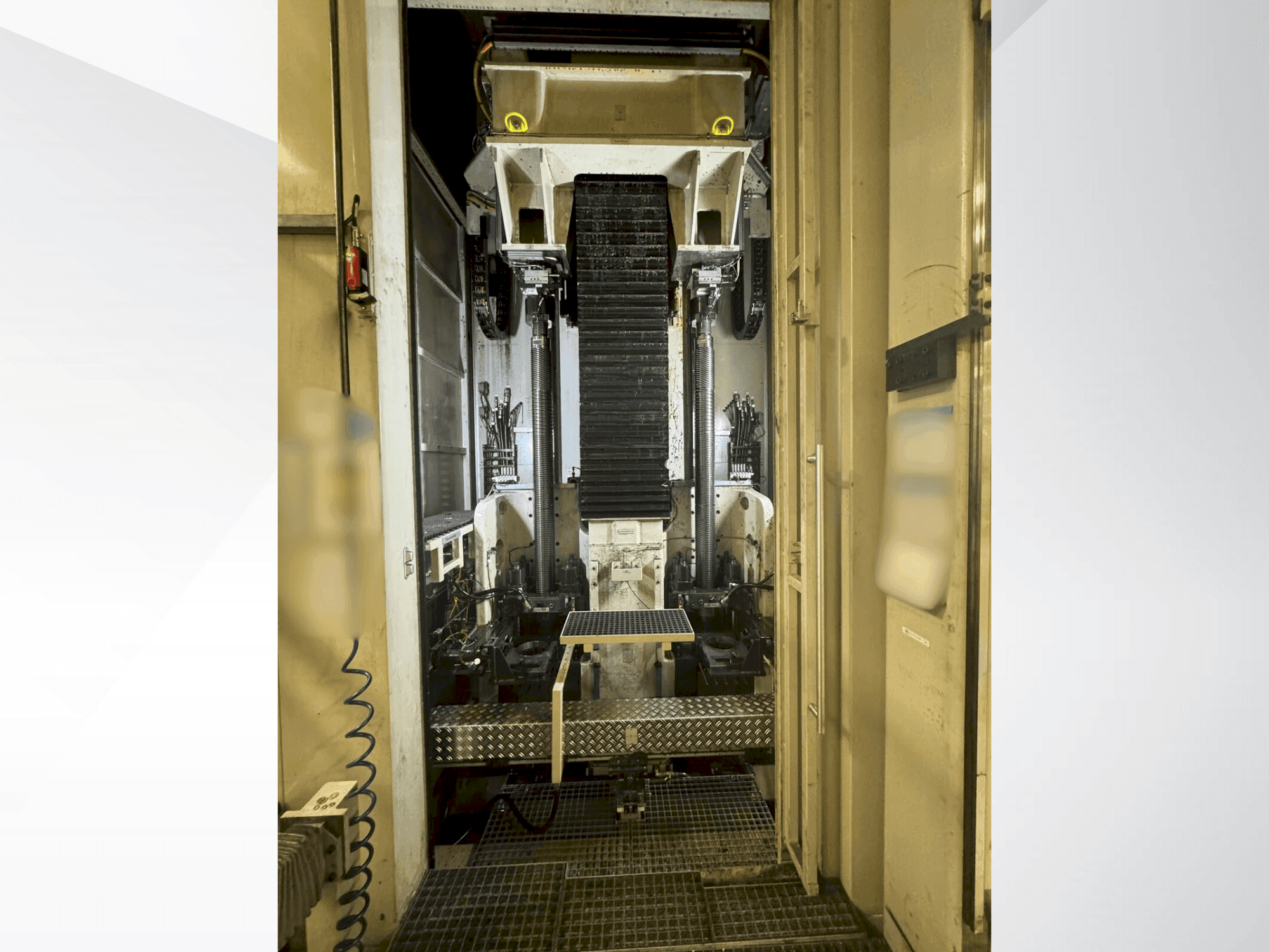 Widok z przodu maszyny FORST RISH 60x2125x630