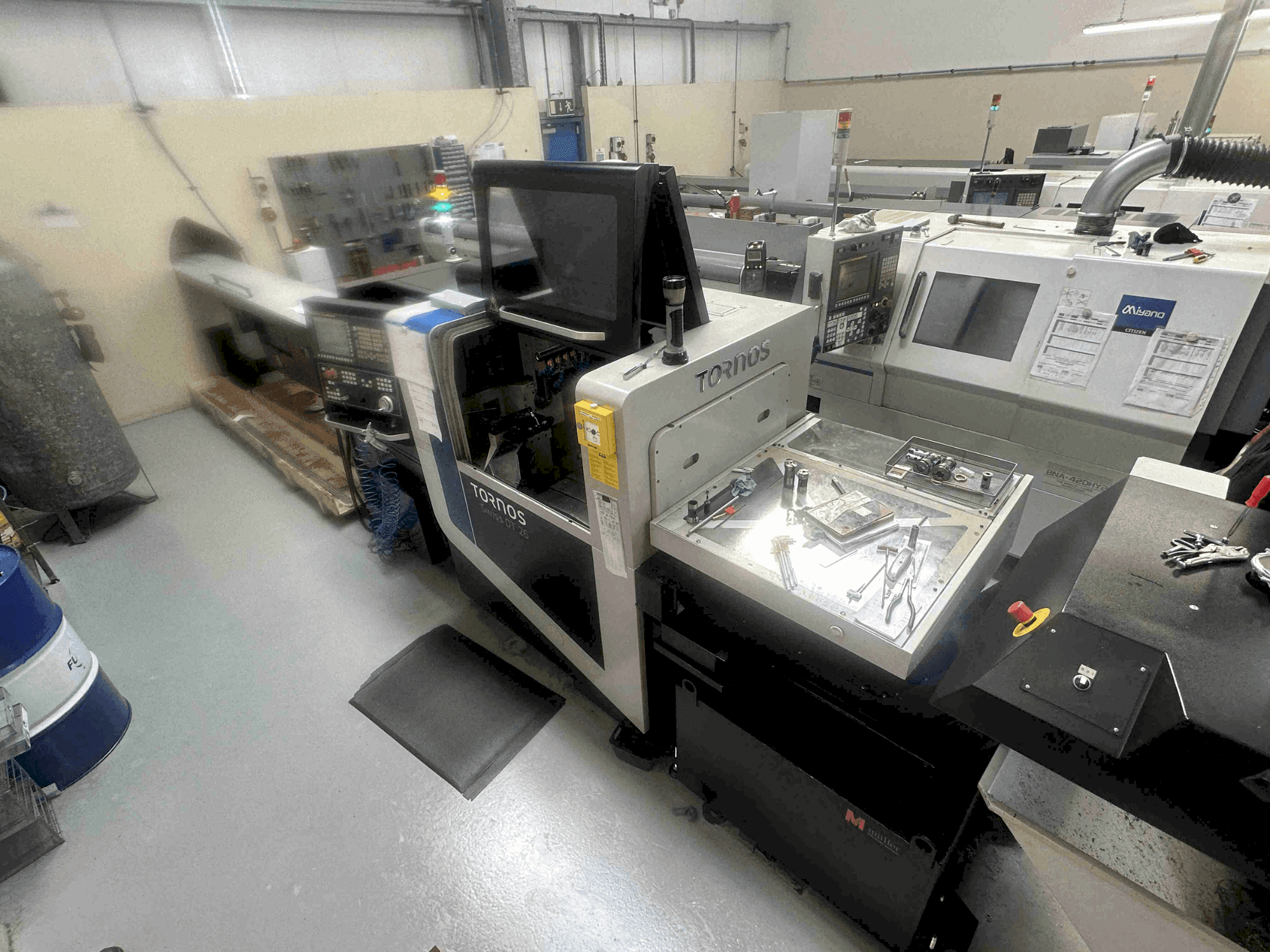 Widok z przodu maszyny STAR MICRONICS Swiss DT26