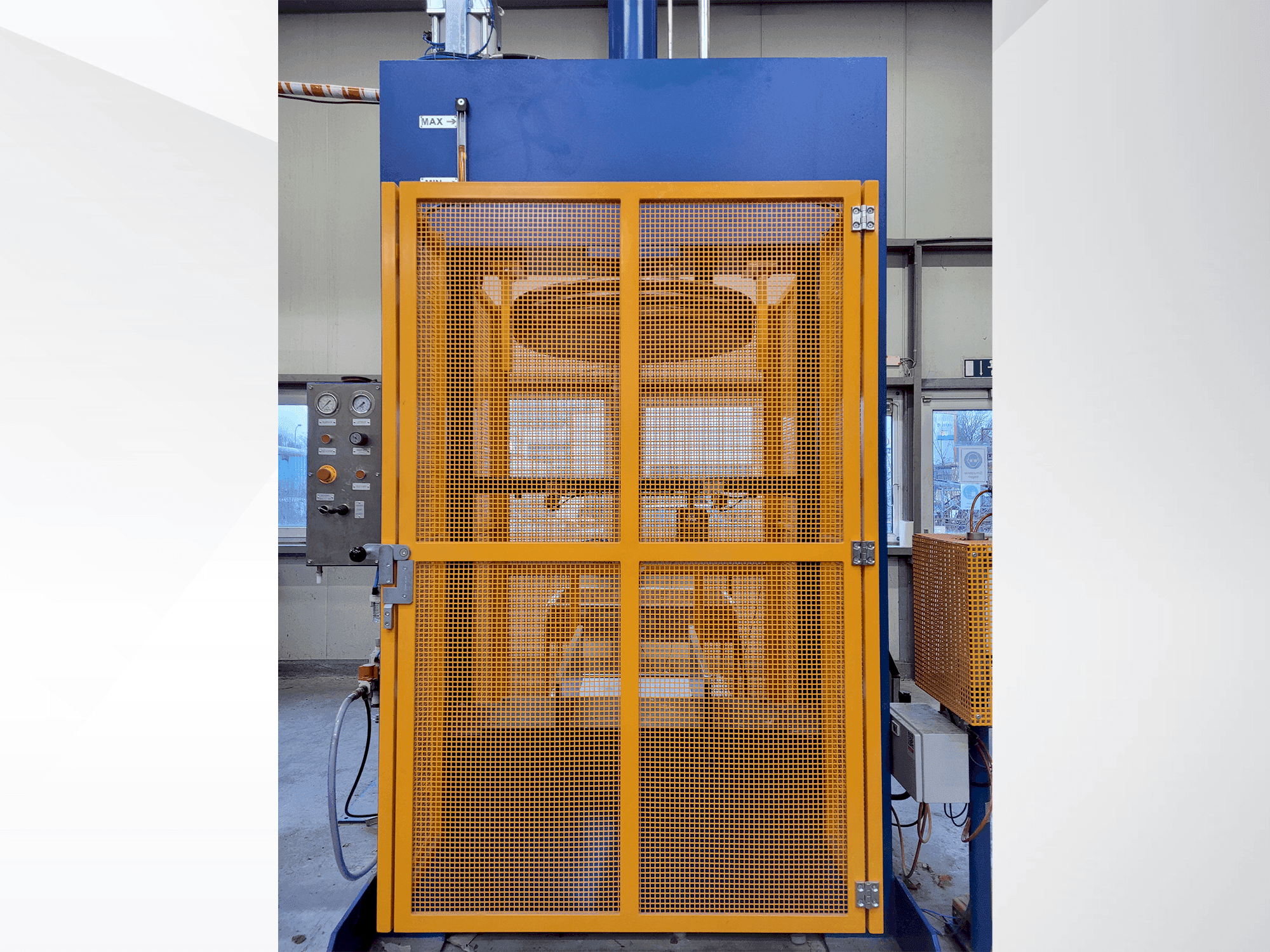 Widok z przodu maszyny NANINNI RENATO PV- EXTRUDER MOD.PV800M-AT