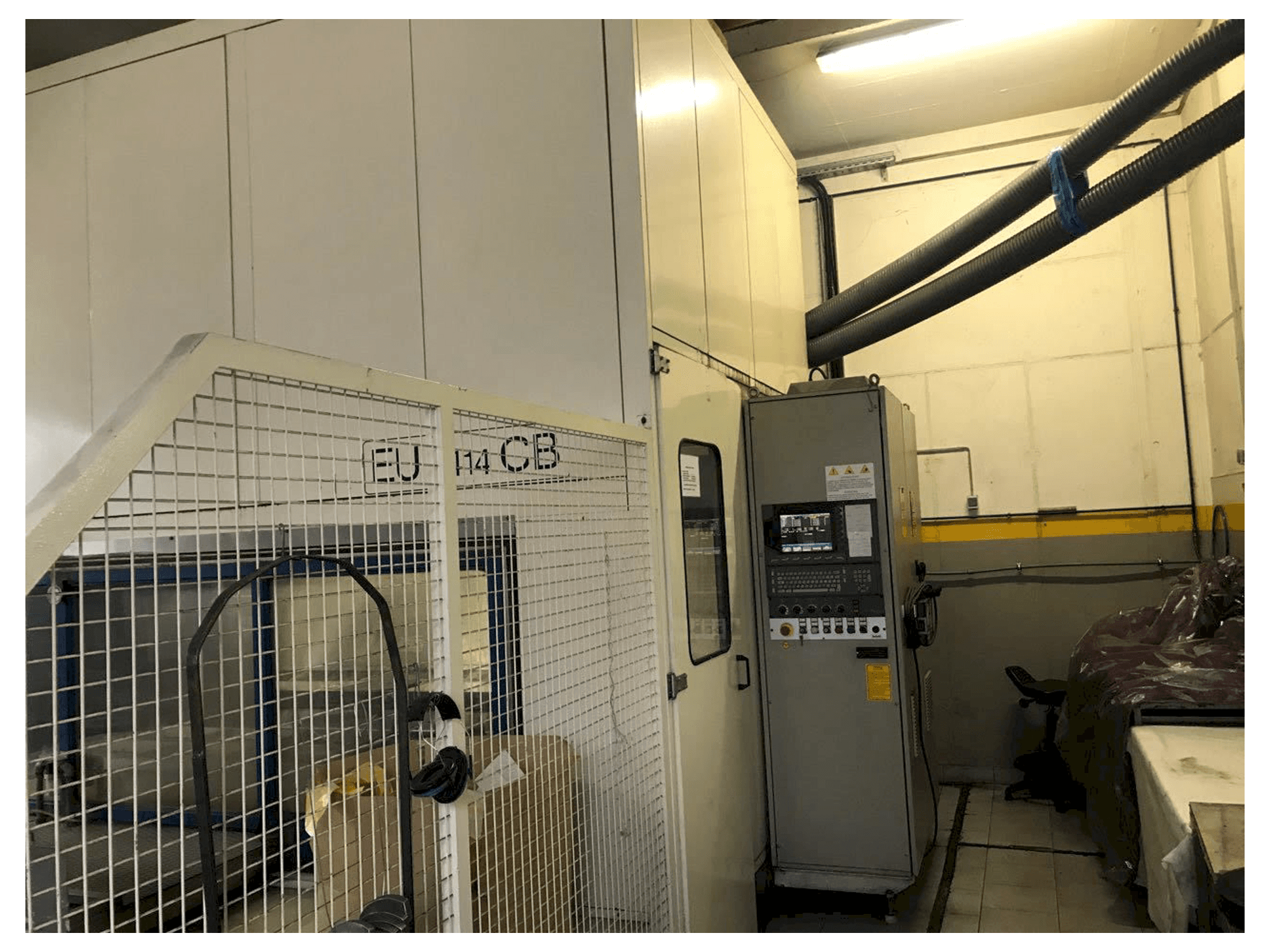 Widok lewej strony maszyny Belotti EU3414PWCB