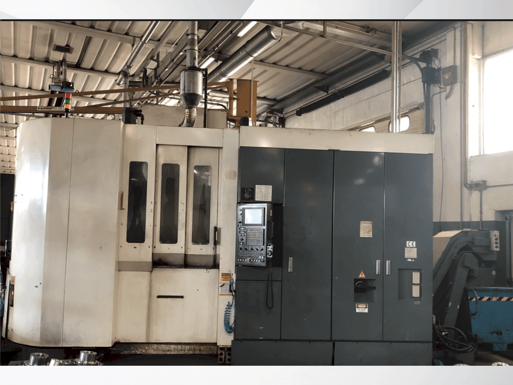 Widok z przodu maszyny Kitamura MyCenter HX500i