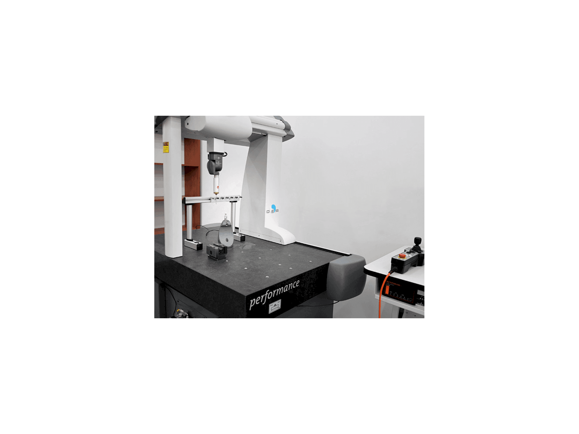 Widok z przodu maszyny Hexagon Global 050705