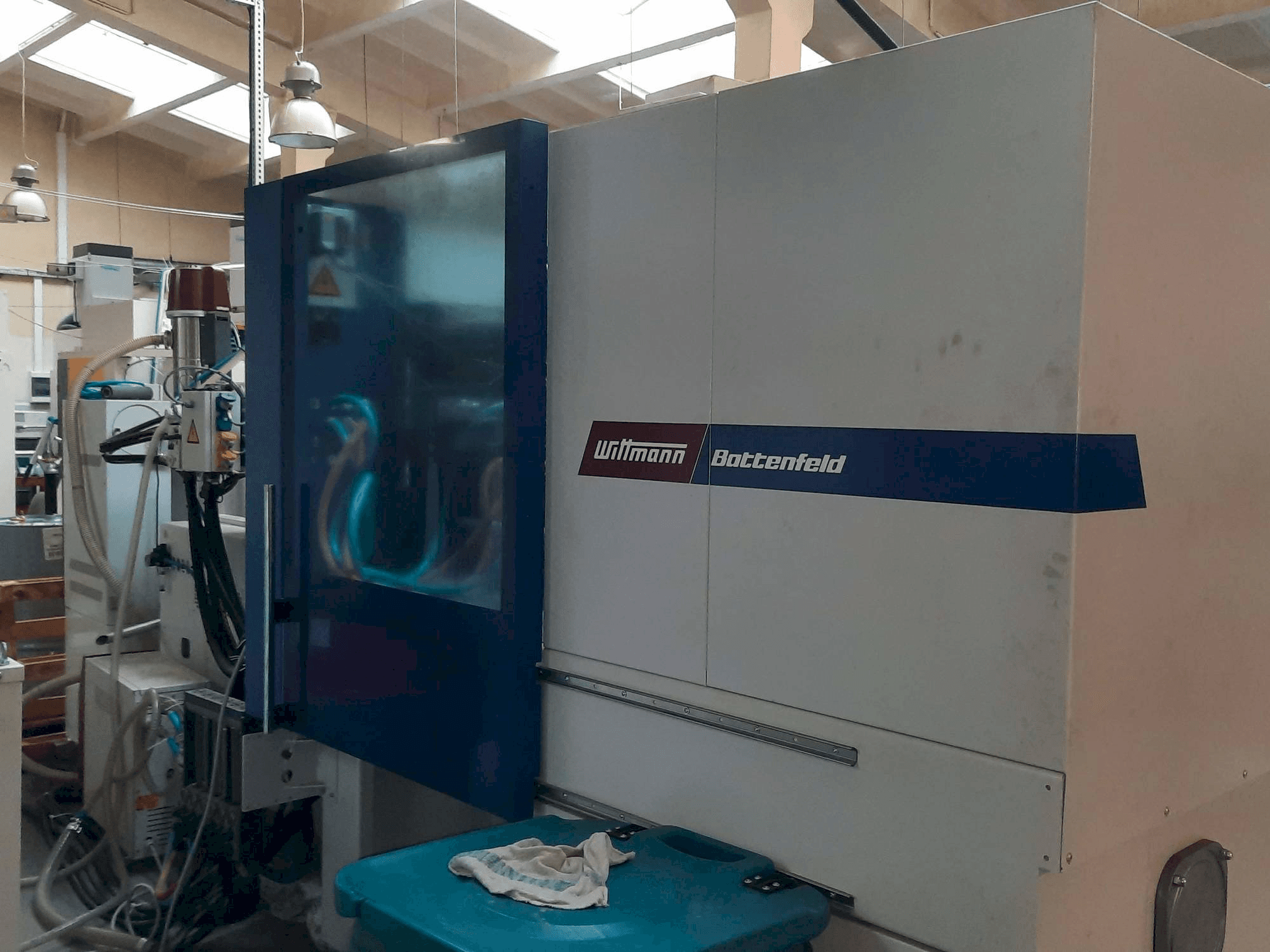 Widok z przodu maszyny Battenfeld SmartPower 110/350