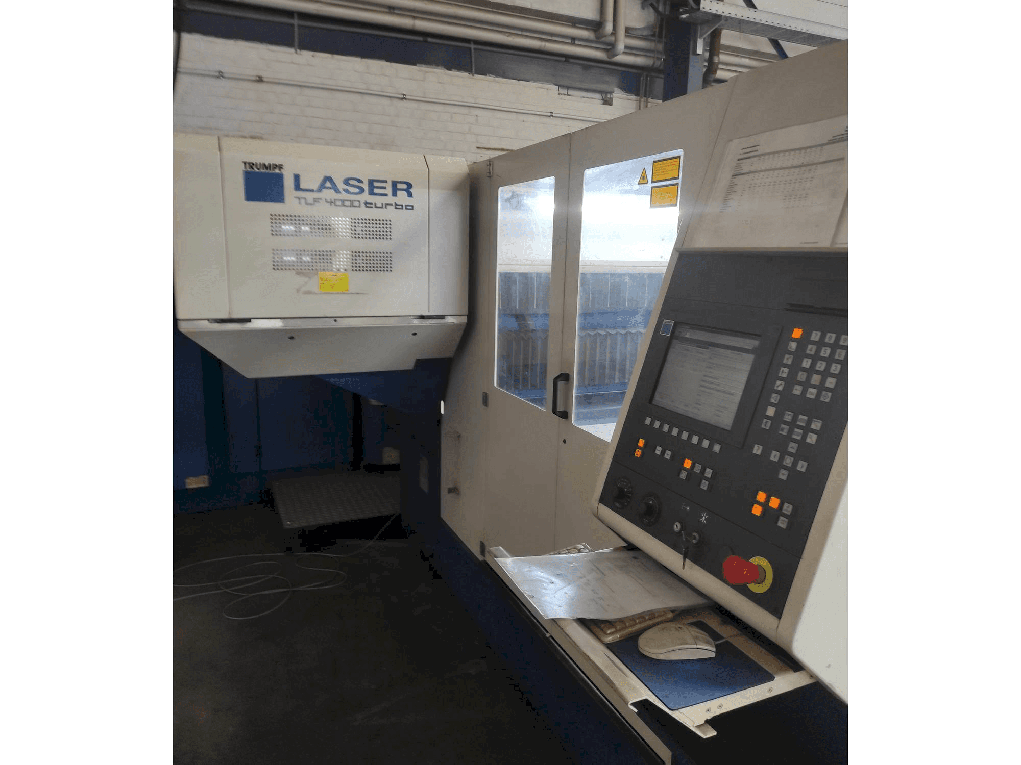 Widok z przodu maszyny Trumpf TRUMATIC L 3030