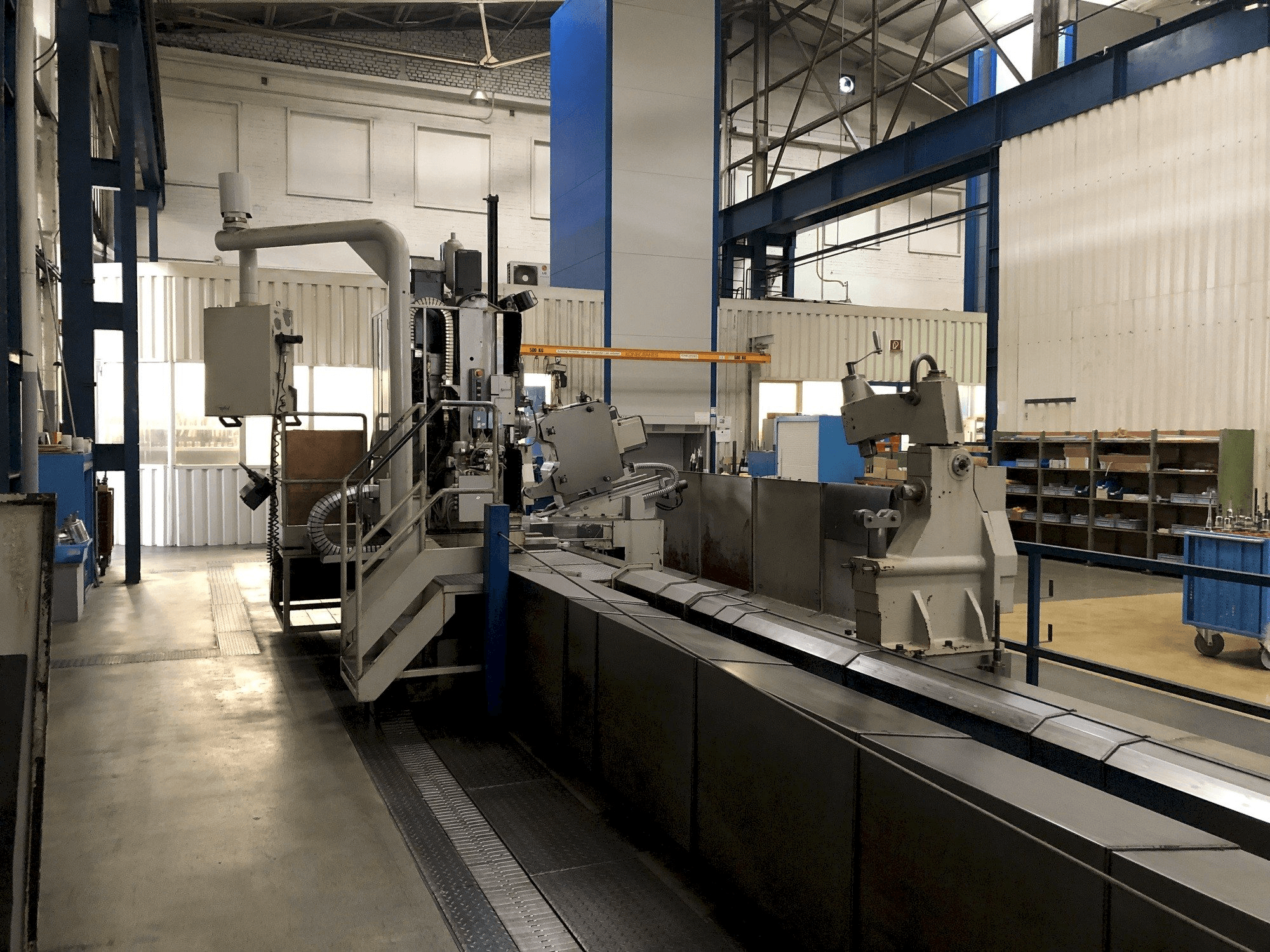 Widok z przodu maszyny Tacchi Giacomo HD/3-120L CNC