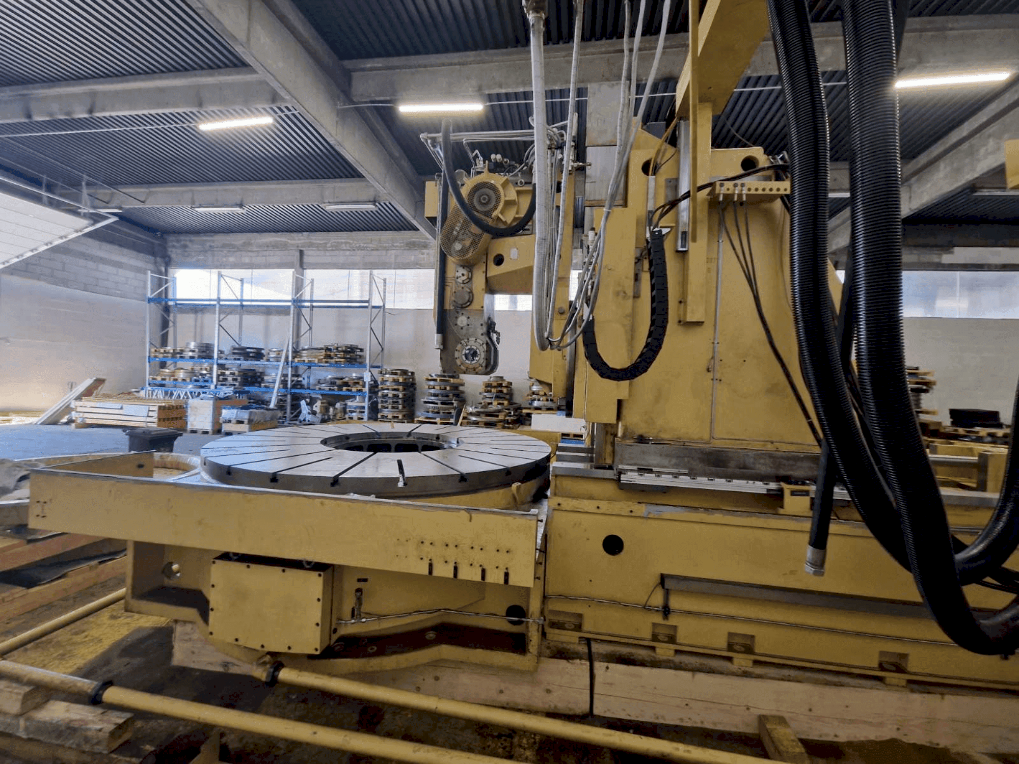 Widok z przodu maszyny Gleason PFAUTER P 2800