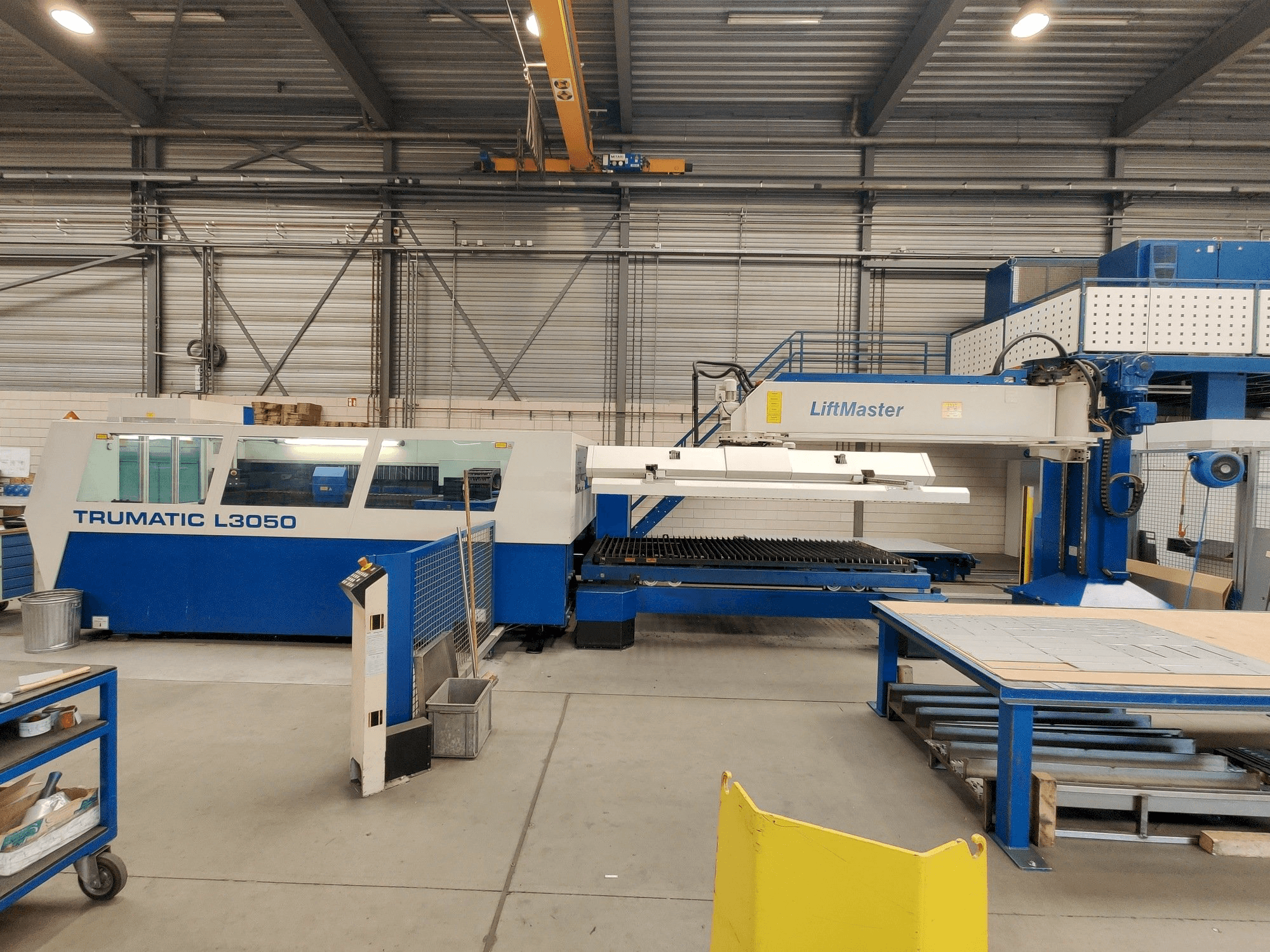 Widok z przodu maszyny Trumpf Trumatic L3050 + Liftmaster