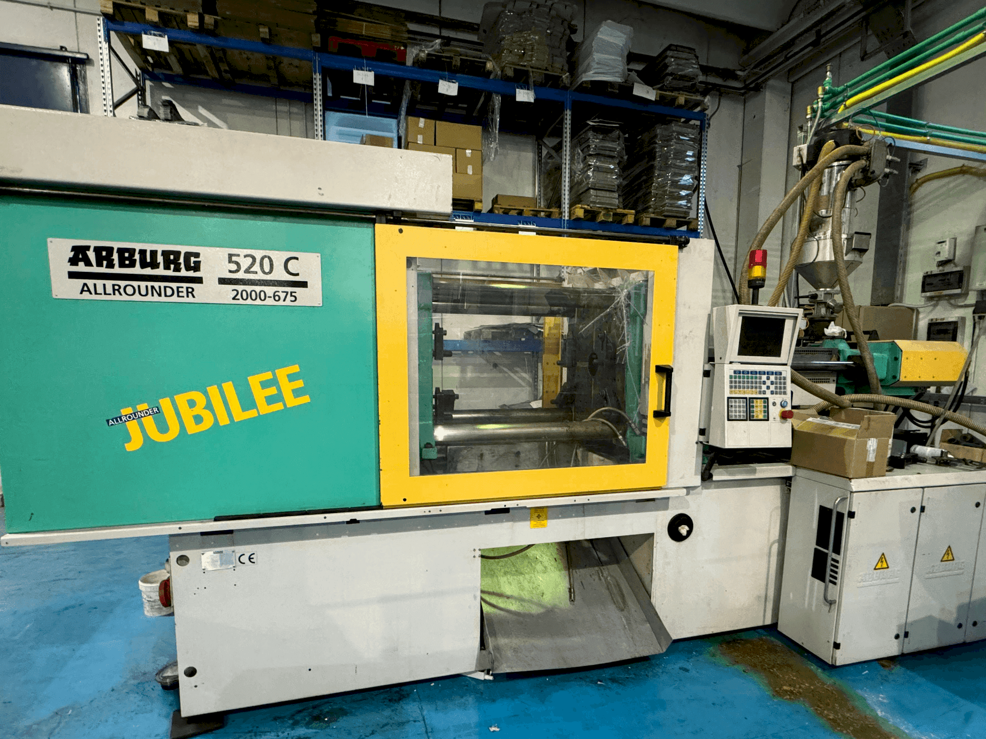 Widok z przodu maszyny Arburg ALLROUNDER CENTEX 520 C 2000-675