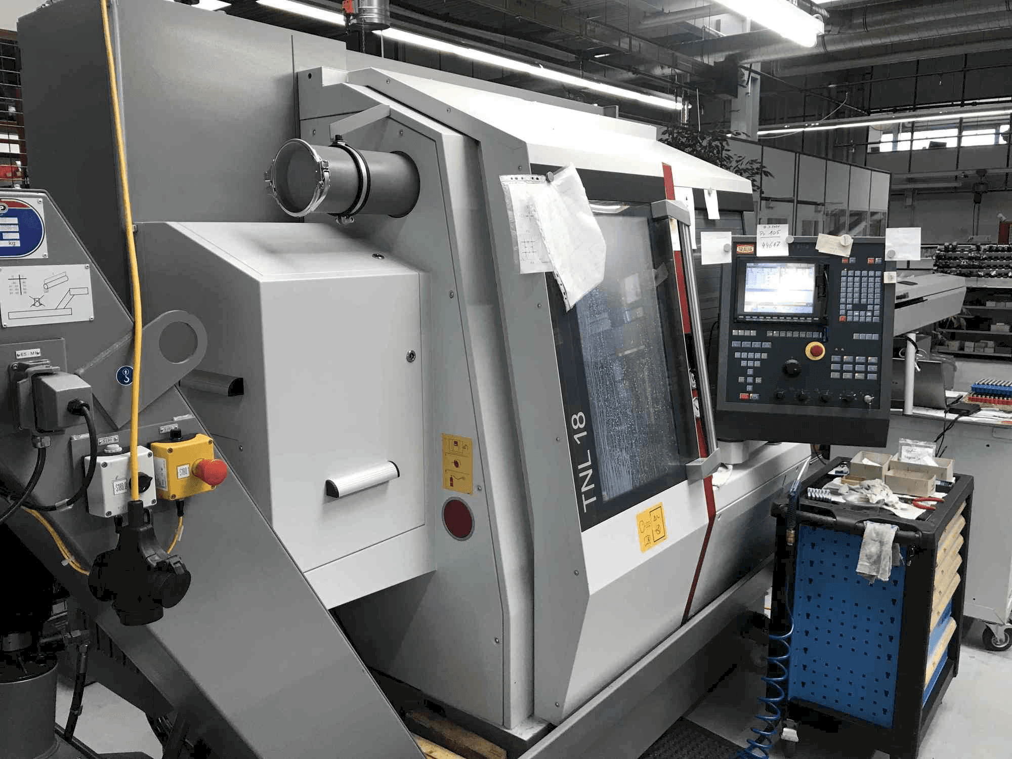 Widok z przodu maszyny TRAUB TNL 18-9P