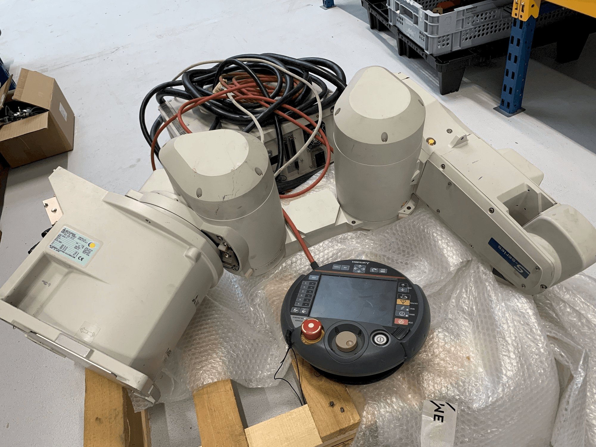 Widok z przodu maszyny Mitsubishi Melfa RV 6S