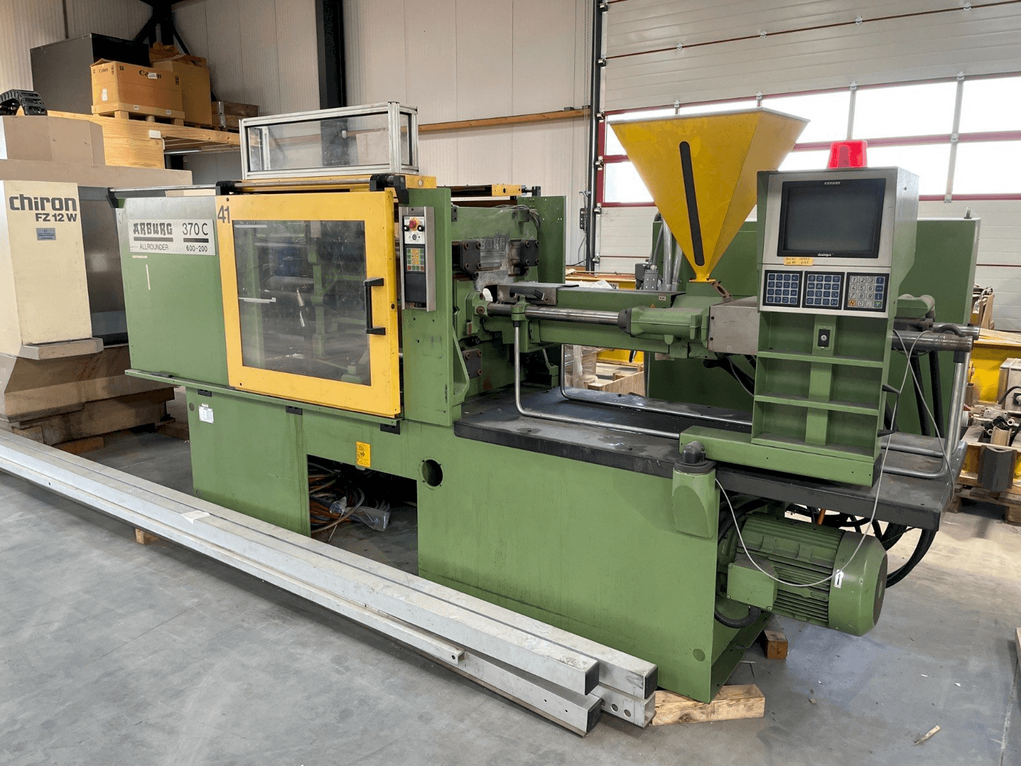 Widok z przodu maszyny Arburg ALLROUNDER Centex 370 C 600 - 200
