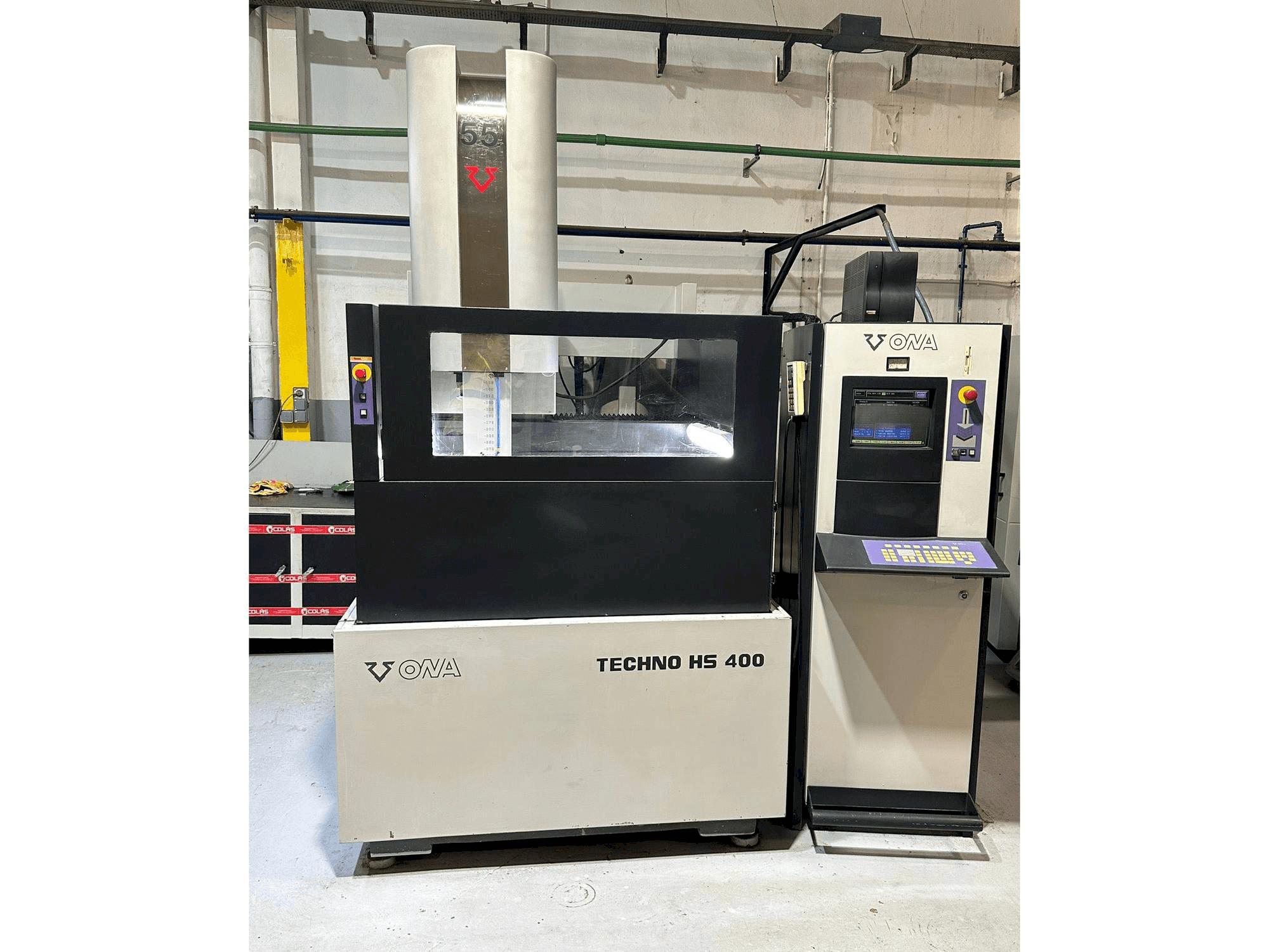 Widok z przodu maszyny ONA HS 400