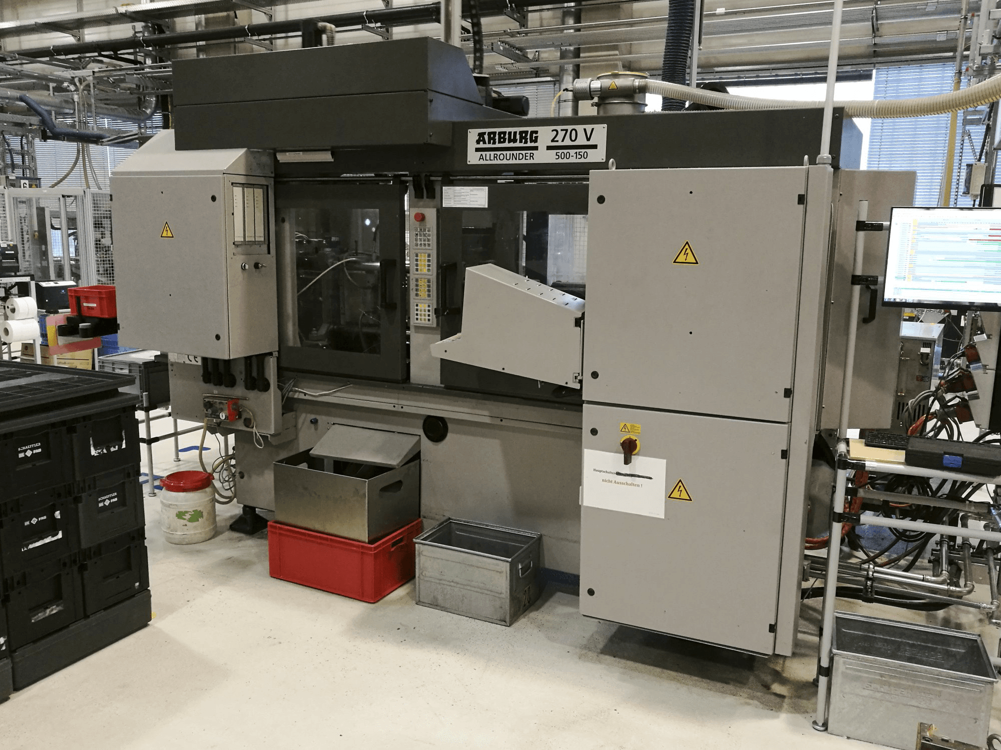 Widok z prawej maszyny Arburg 270V 500-150