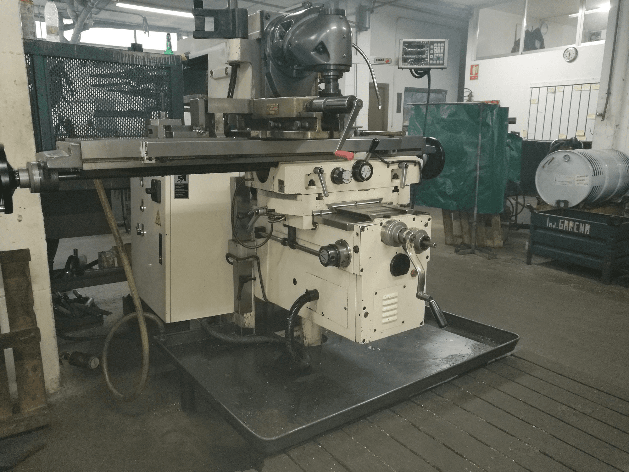 Widok z przodu maszyny LAGUN FU-130