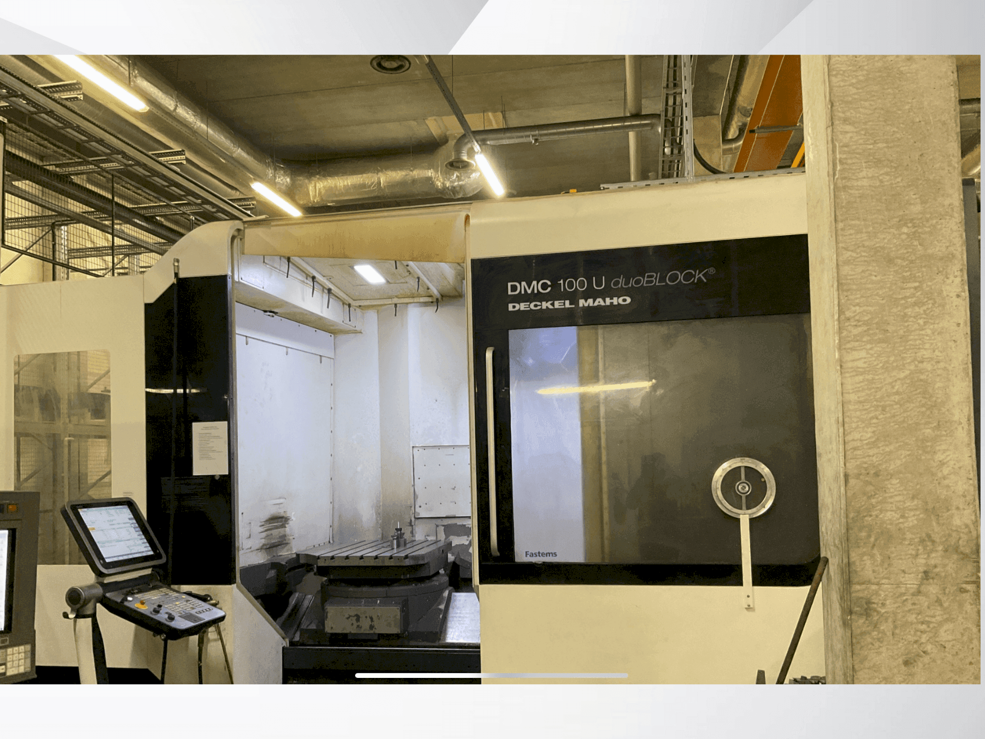 Widok z przodu maszyny DMG DECKEL MAHO DMC 100U duoBLOCK