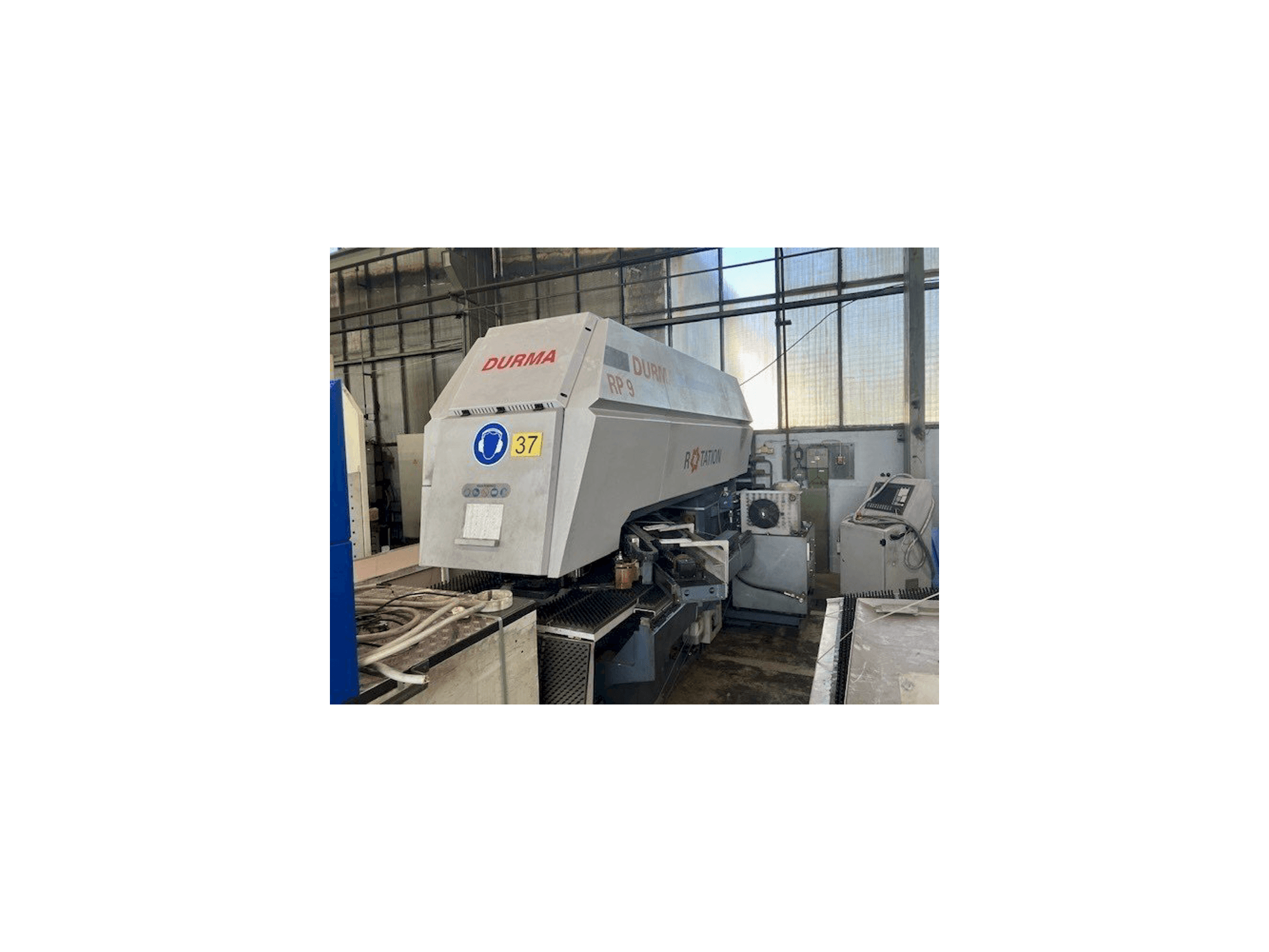 Widok z przodu maszyny Durma RP9 1250x20