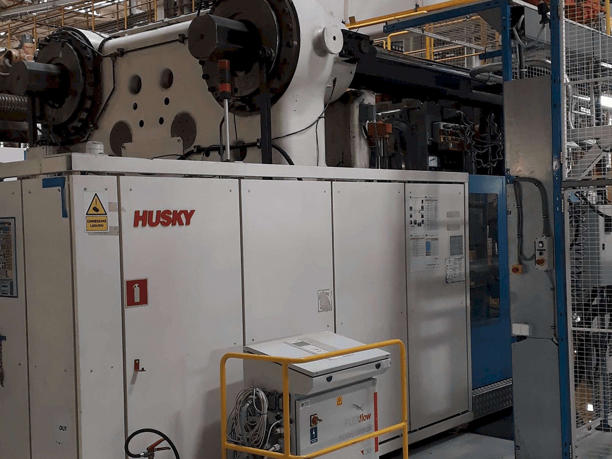 Widok z przodu maszyny Husky ELL2350 RS155/145