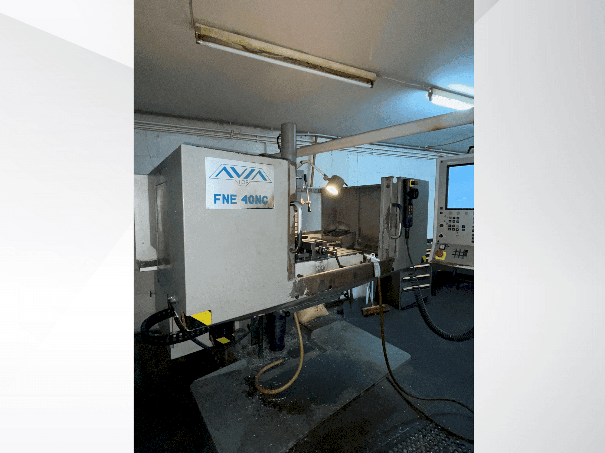 Widok z przodu maszyny Avia FNE 40NC