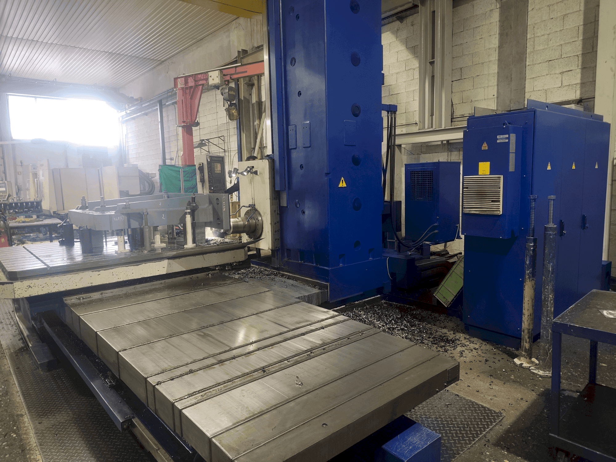 Widok z przodu maszyny TOS WHN 13.8