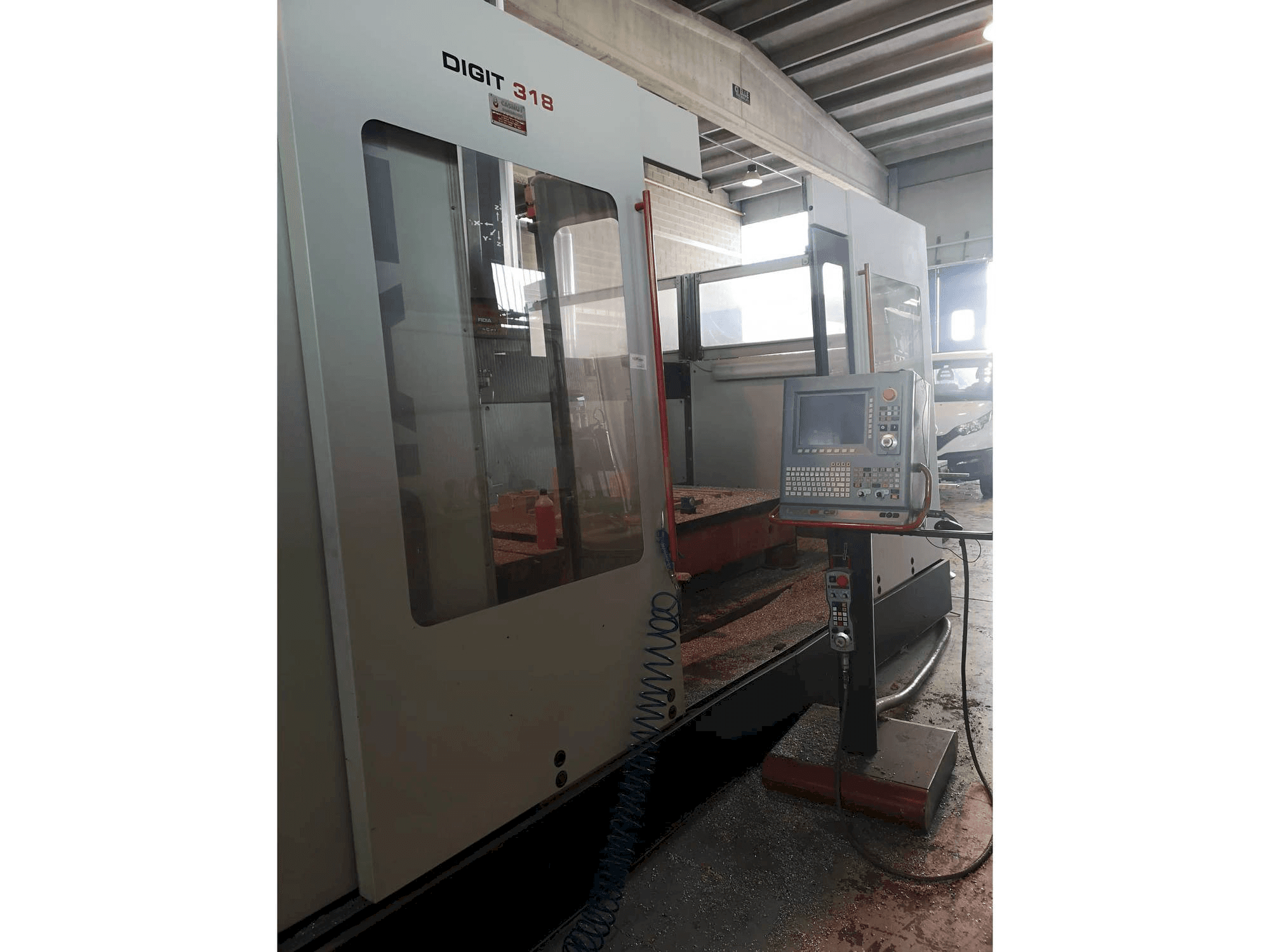 Widok lewej strony maszyny Fidia DIGIT 318 FH