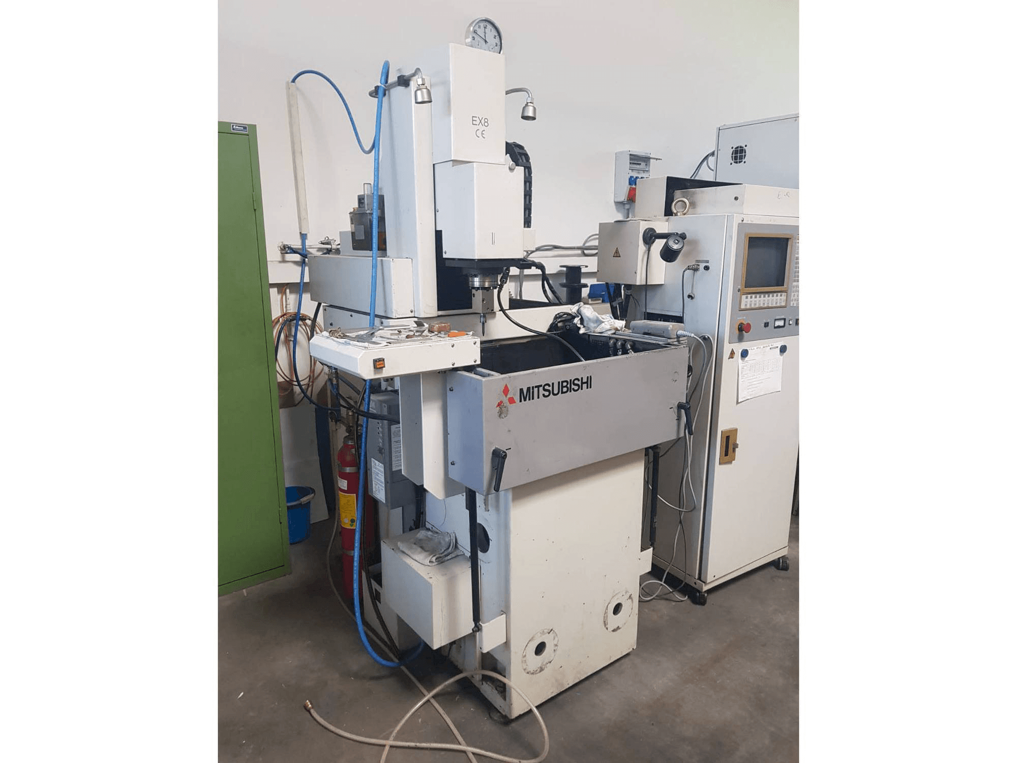 Widok z przodu maszyny Mitsubishi EX 8