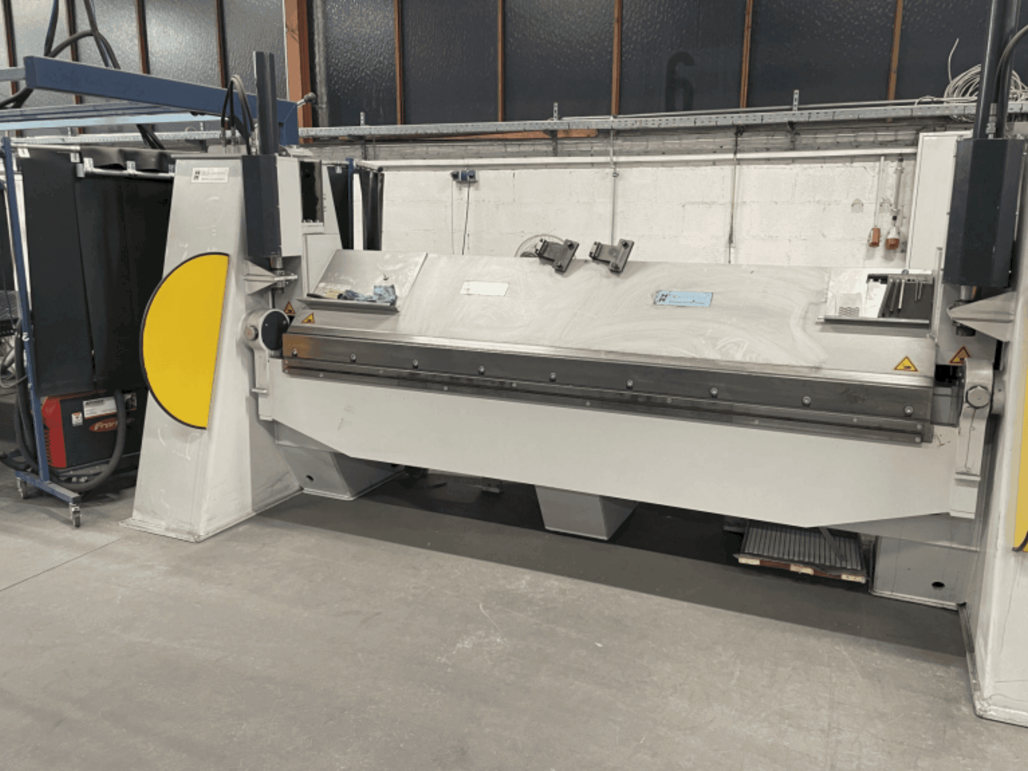 Widok z przodu maszyny DR. HOCHSTRATE SBM 3000/6 (2018)